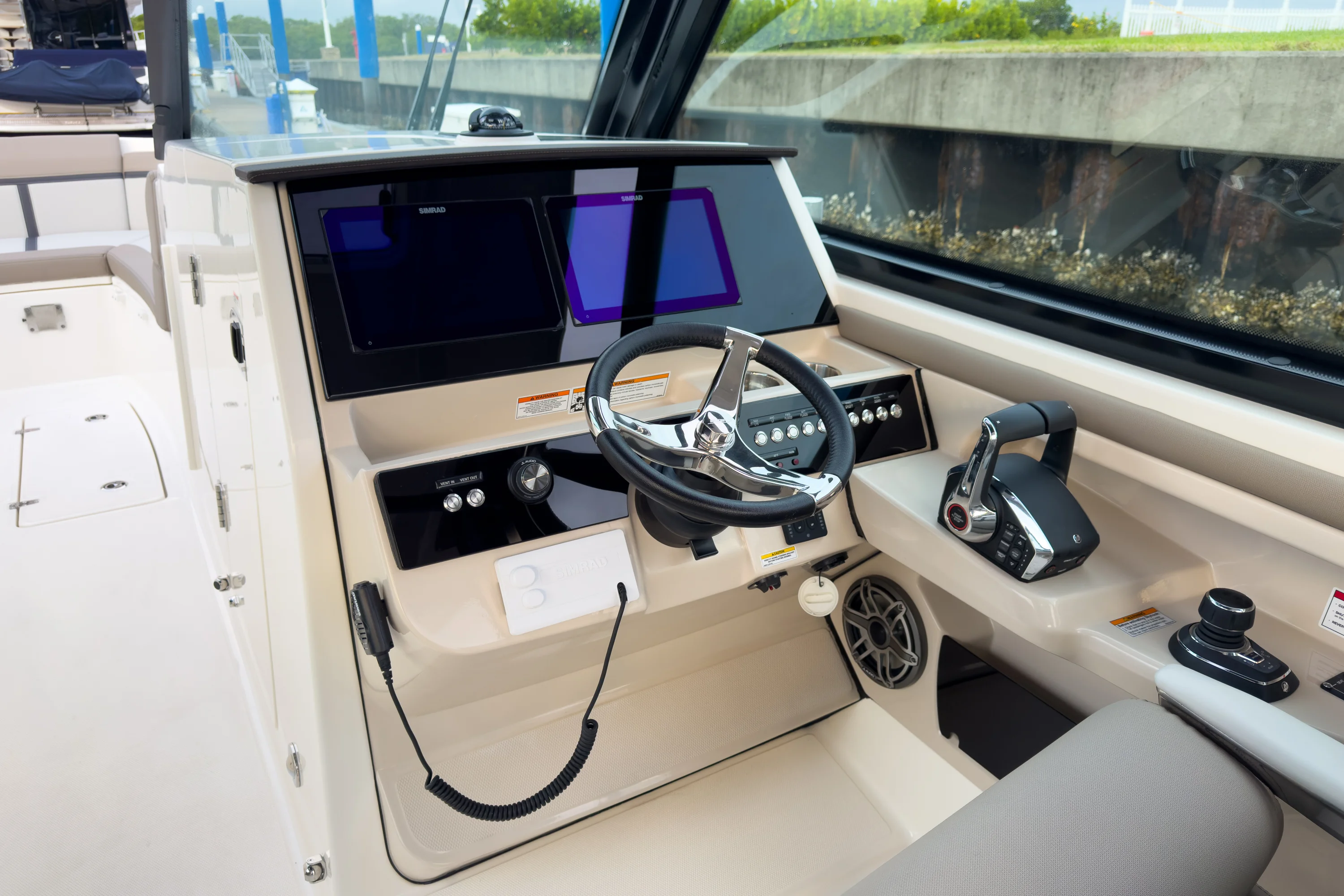 2026 Boston Whaler 330 Vantage Image Thumbnail #12