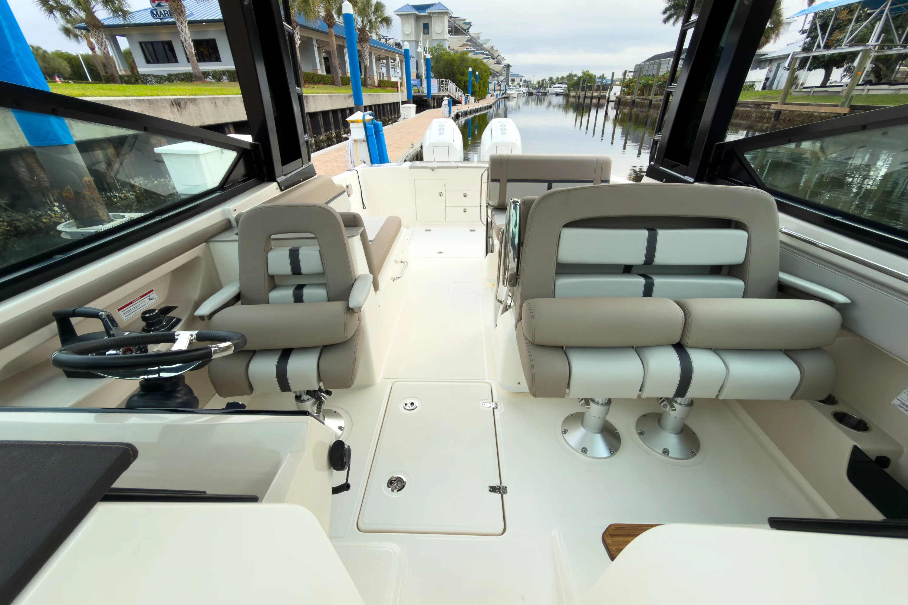 2026 Boston Whaler 330 Vantage Image Thumbnail #18