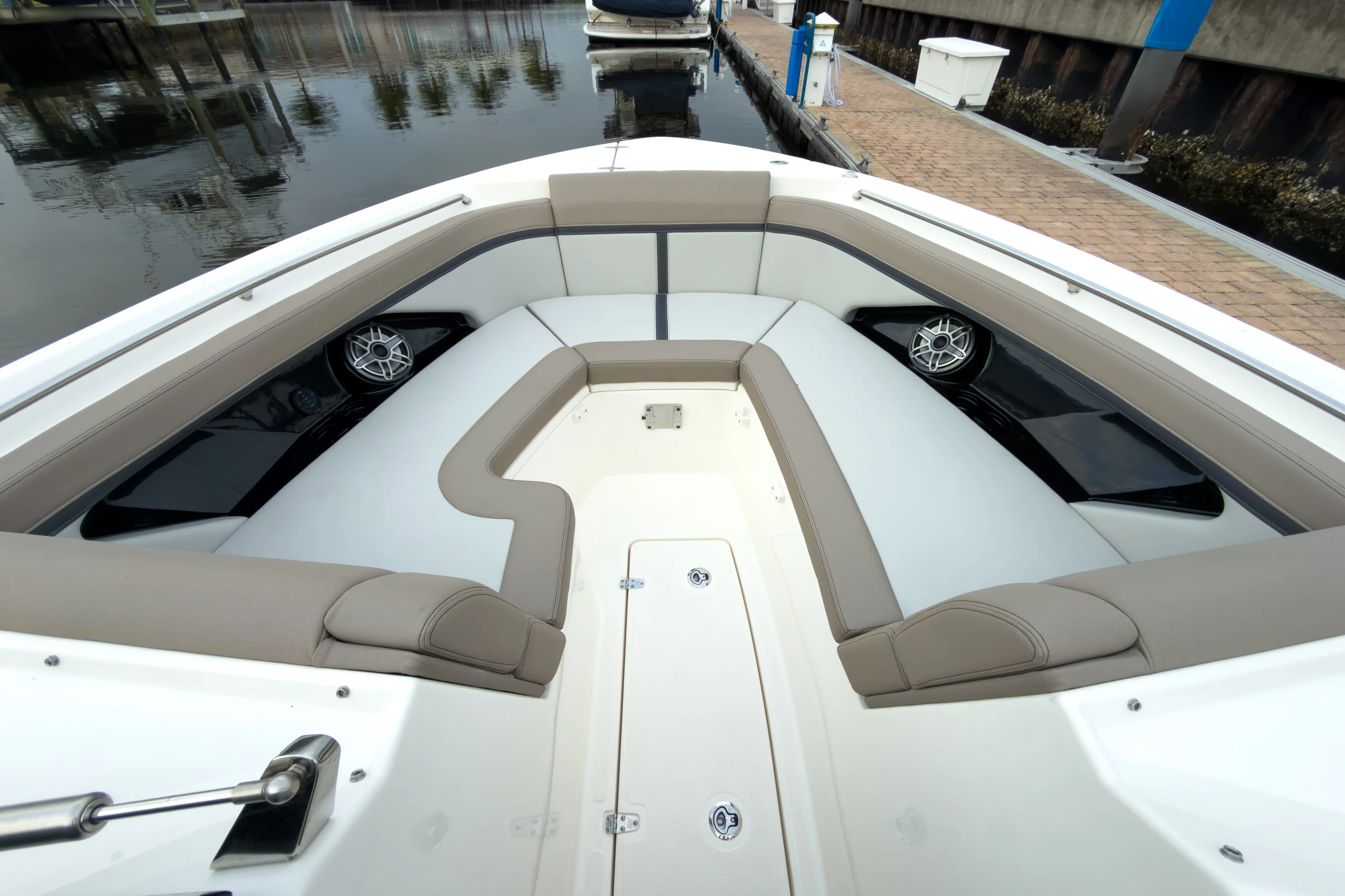 2026 Boston Whaler 330 Vantage Image Thumbnail #19