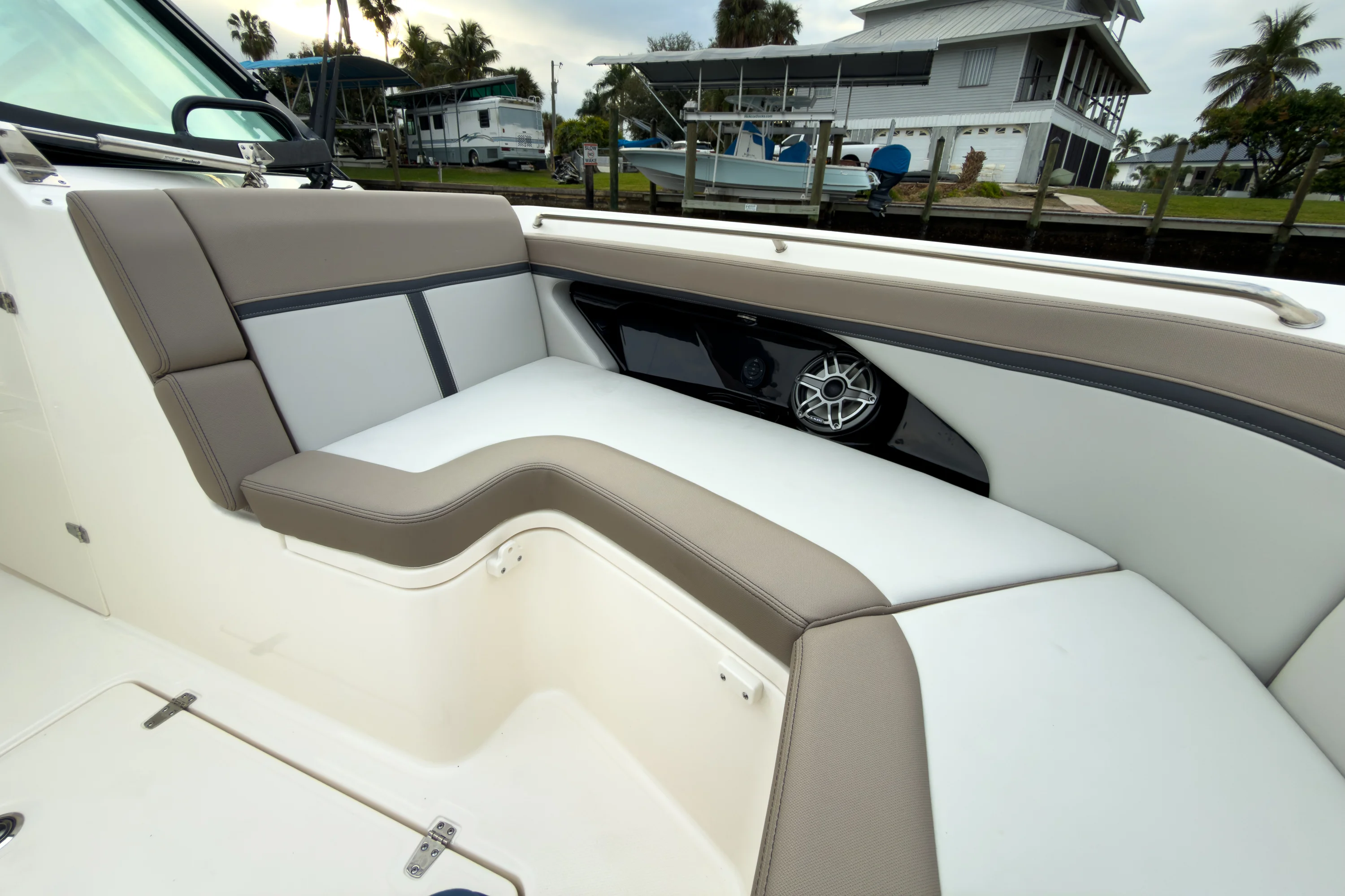 2026 Boston Whaler 330 Vantage Image Thumbnail #20