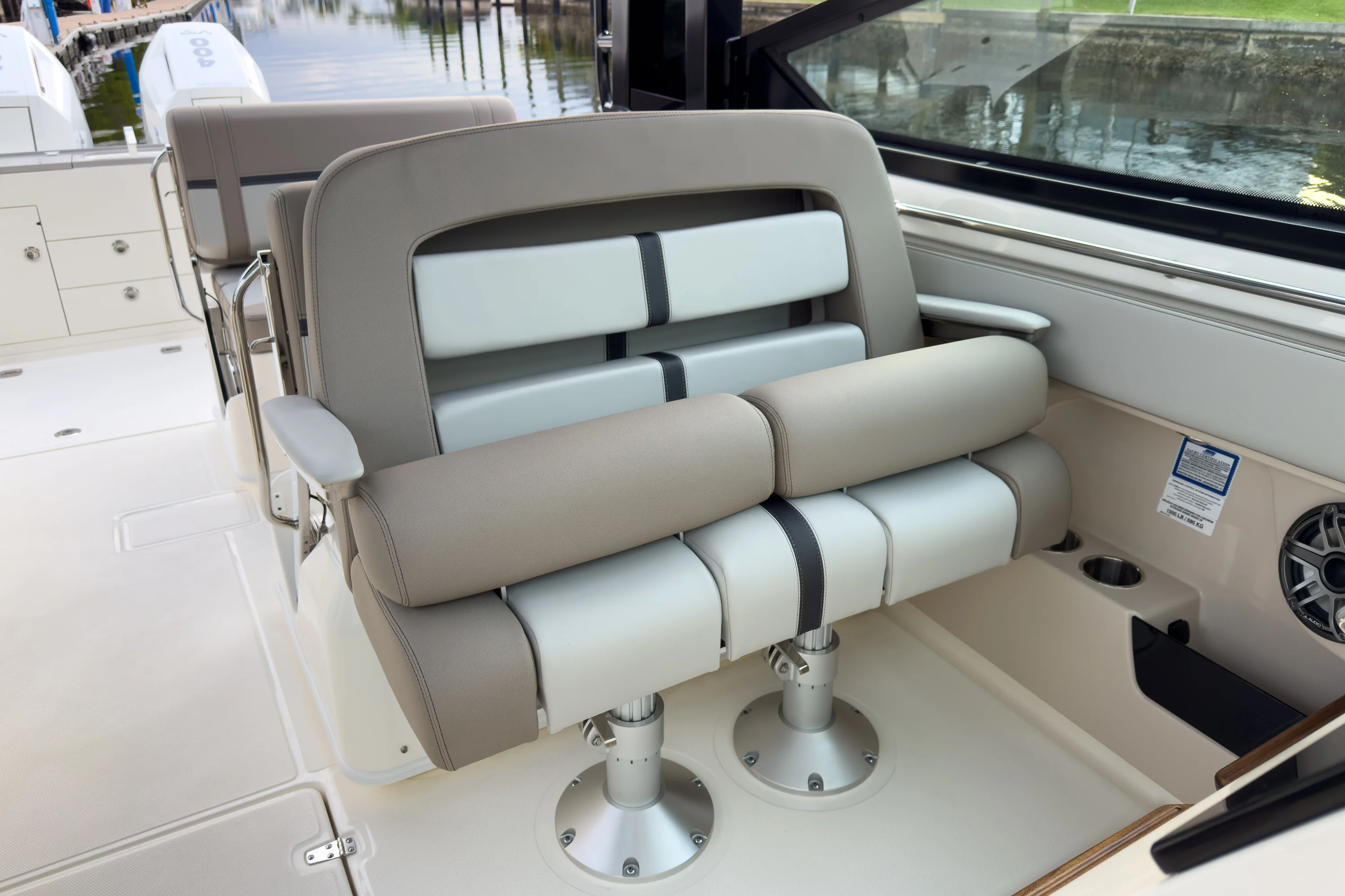 2026 Boston Whaler 330 Vantage Image Thumbnail #10