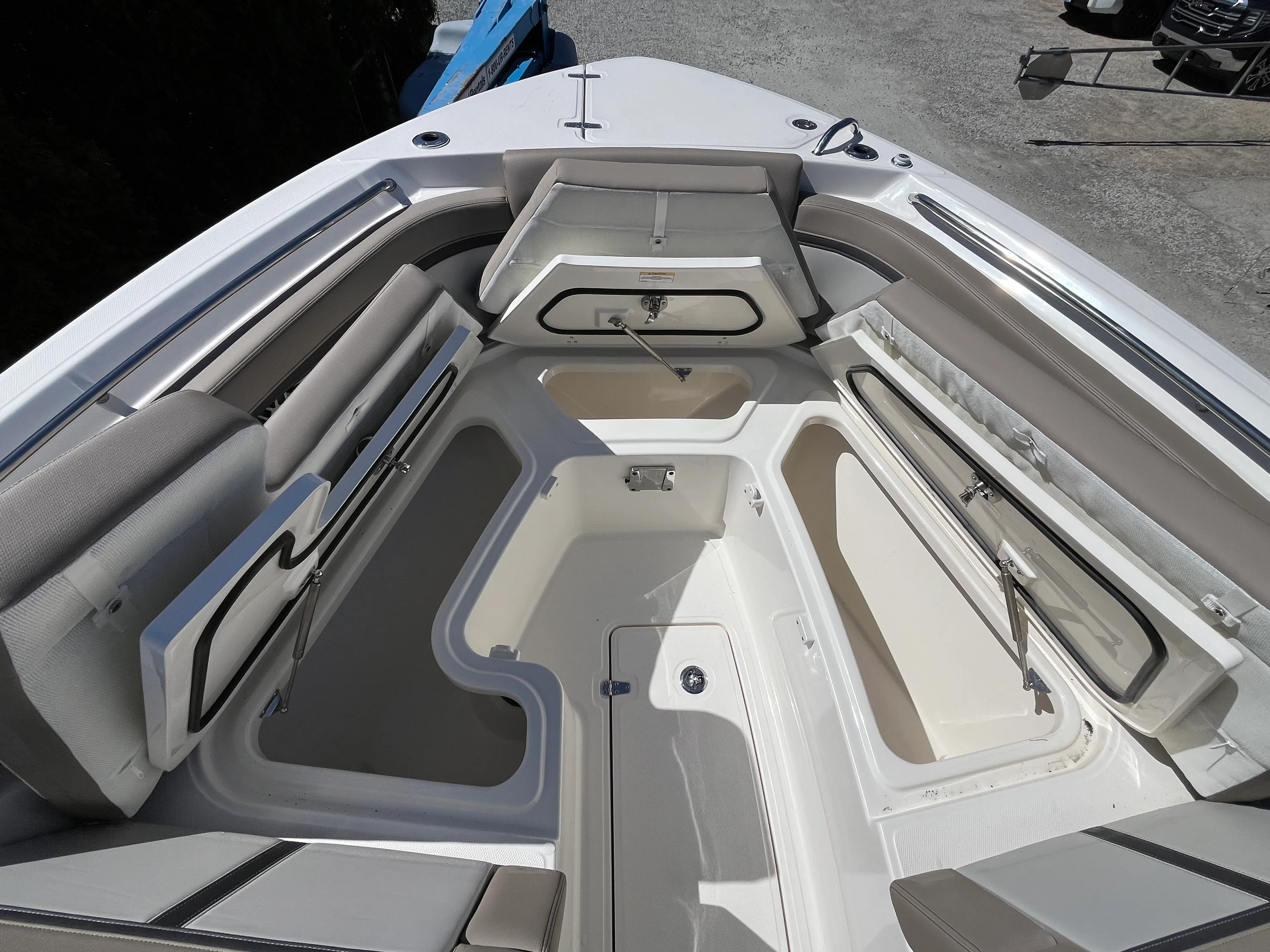 2026 Boston Whaler 330 Vantage Image Thumbnail #30