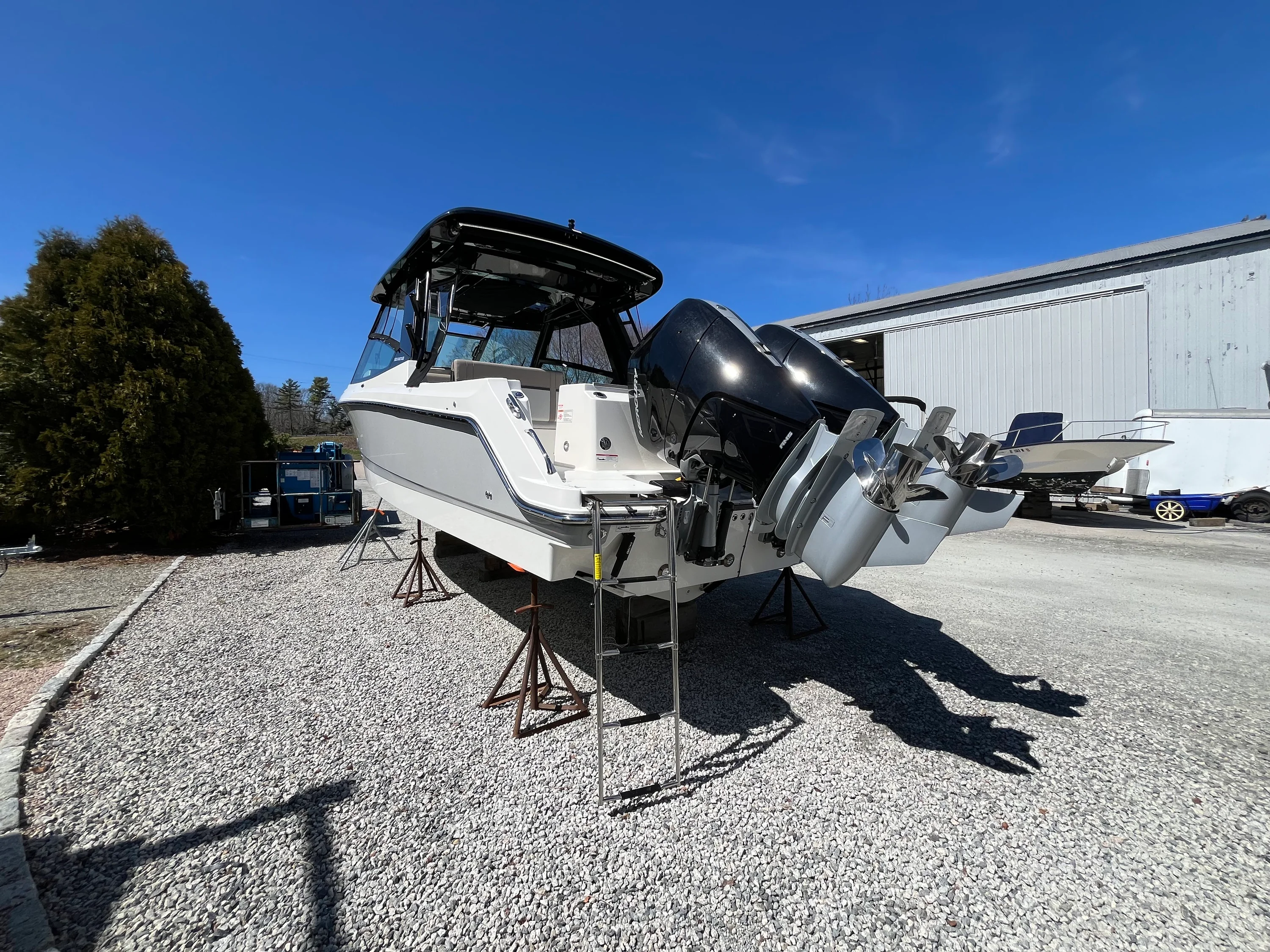 2026 Boston Whaler 330 Vantage Image Thumbnail #2