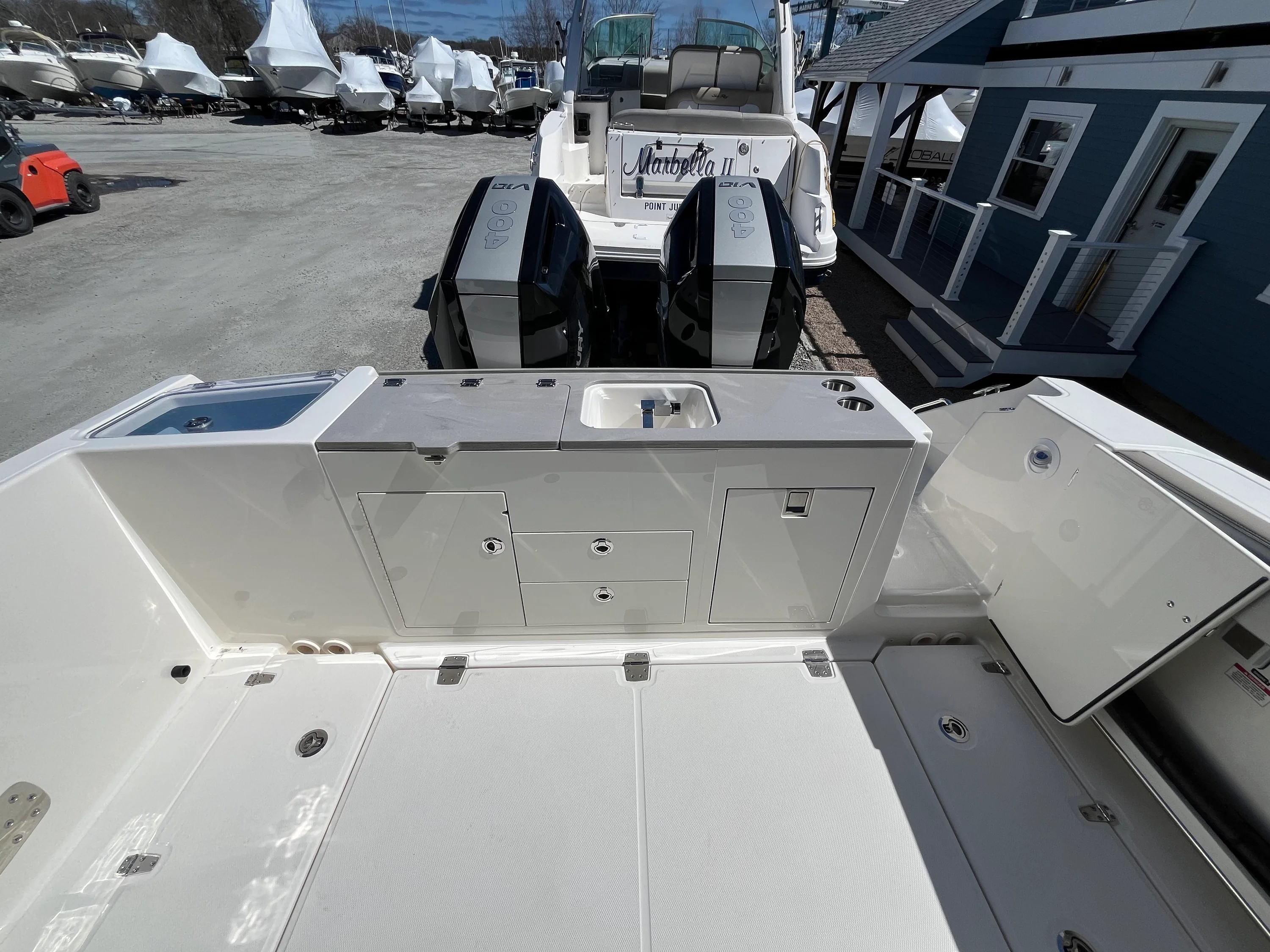 2026 Boston Whaler 330 Vantage Image Thumbnail #4