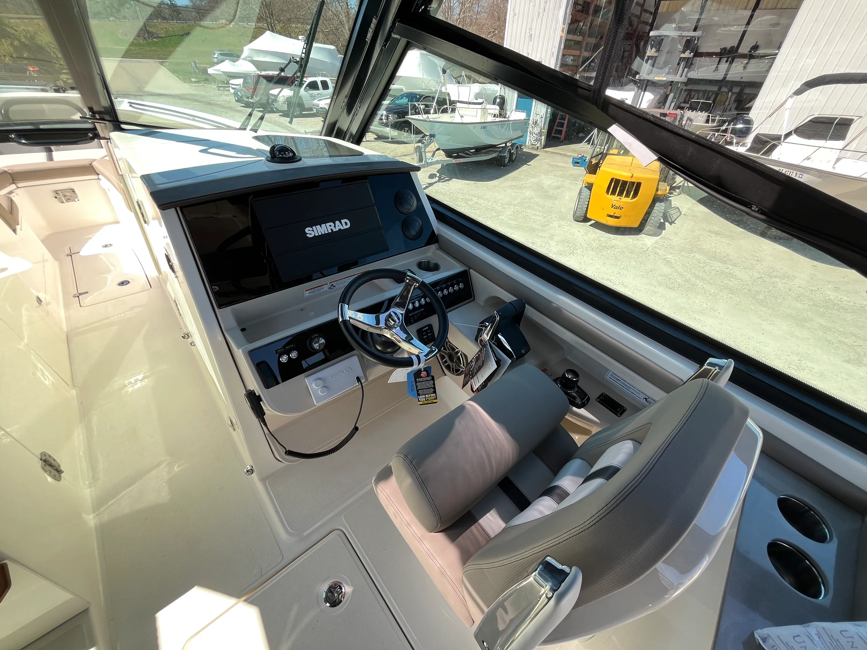 2026 Boston Whaler 330 Vantage Image Thumbnail #20
