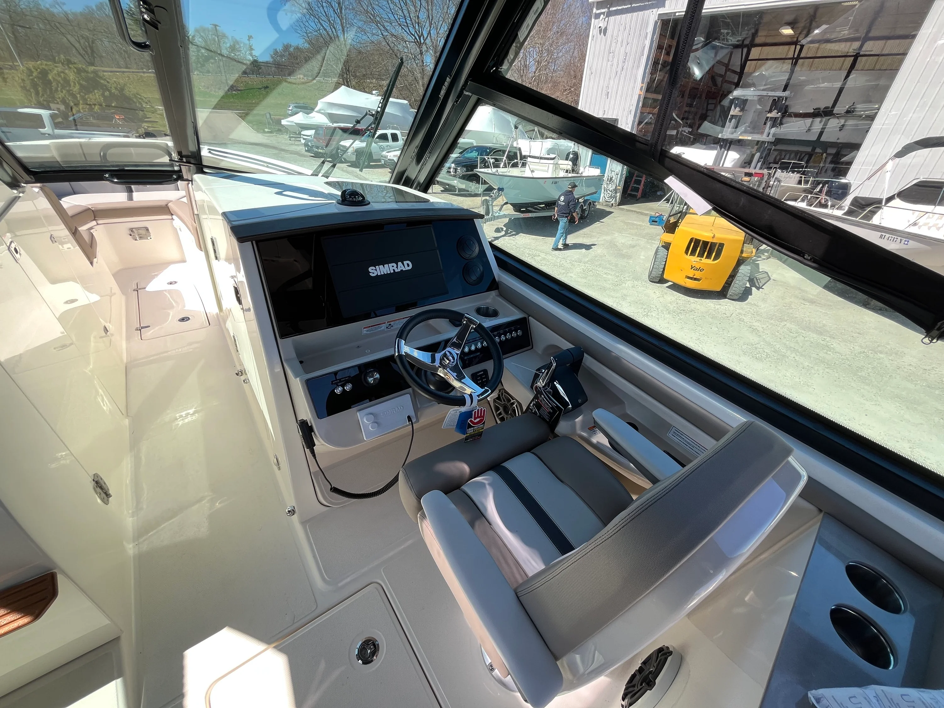 2026 Boston Whaler 330 Vantage Image Thumbnail #21