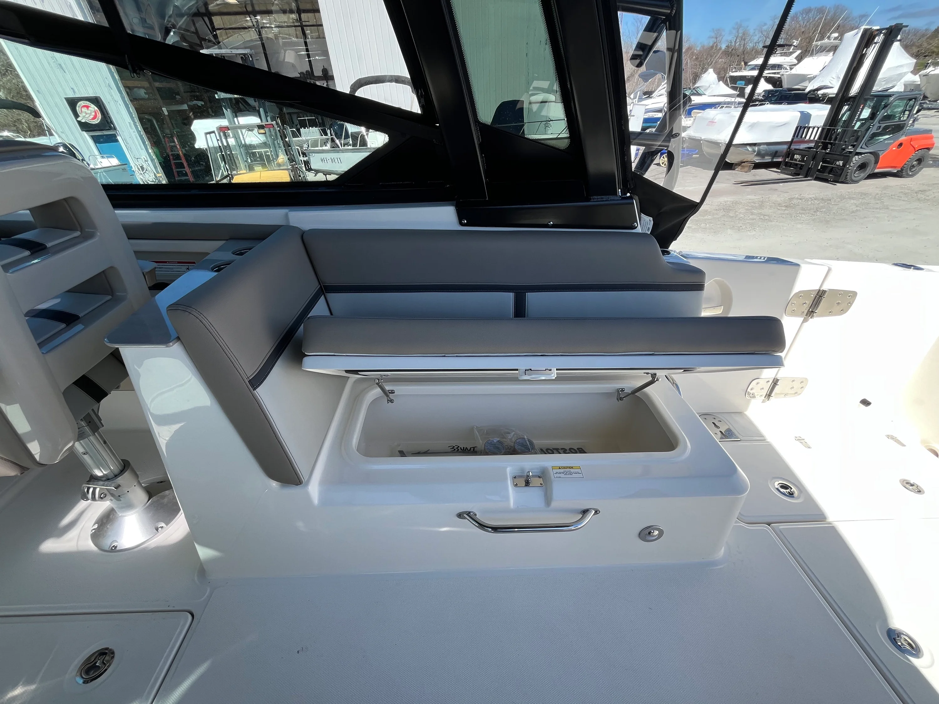 2026 Boston Whaler 330 Vantage Image Thumbnail #13
