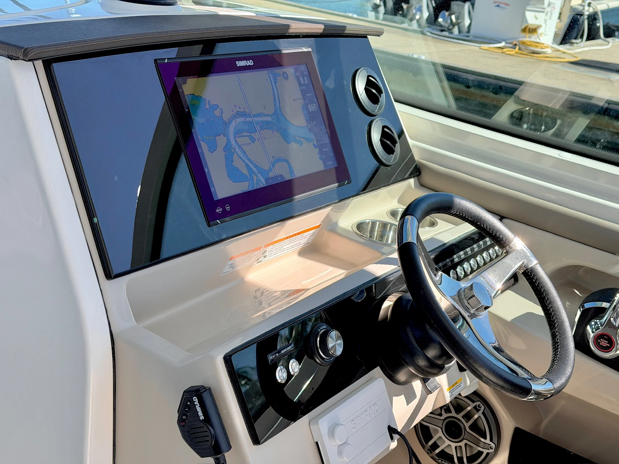 2026 Boston Whaler 330 Vantage Image Thumbnail #38