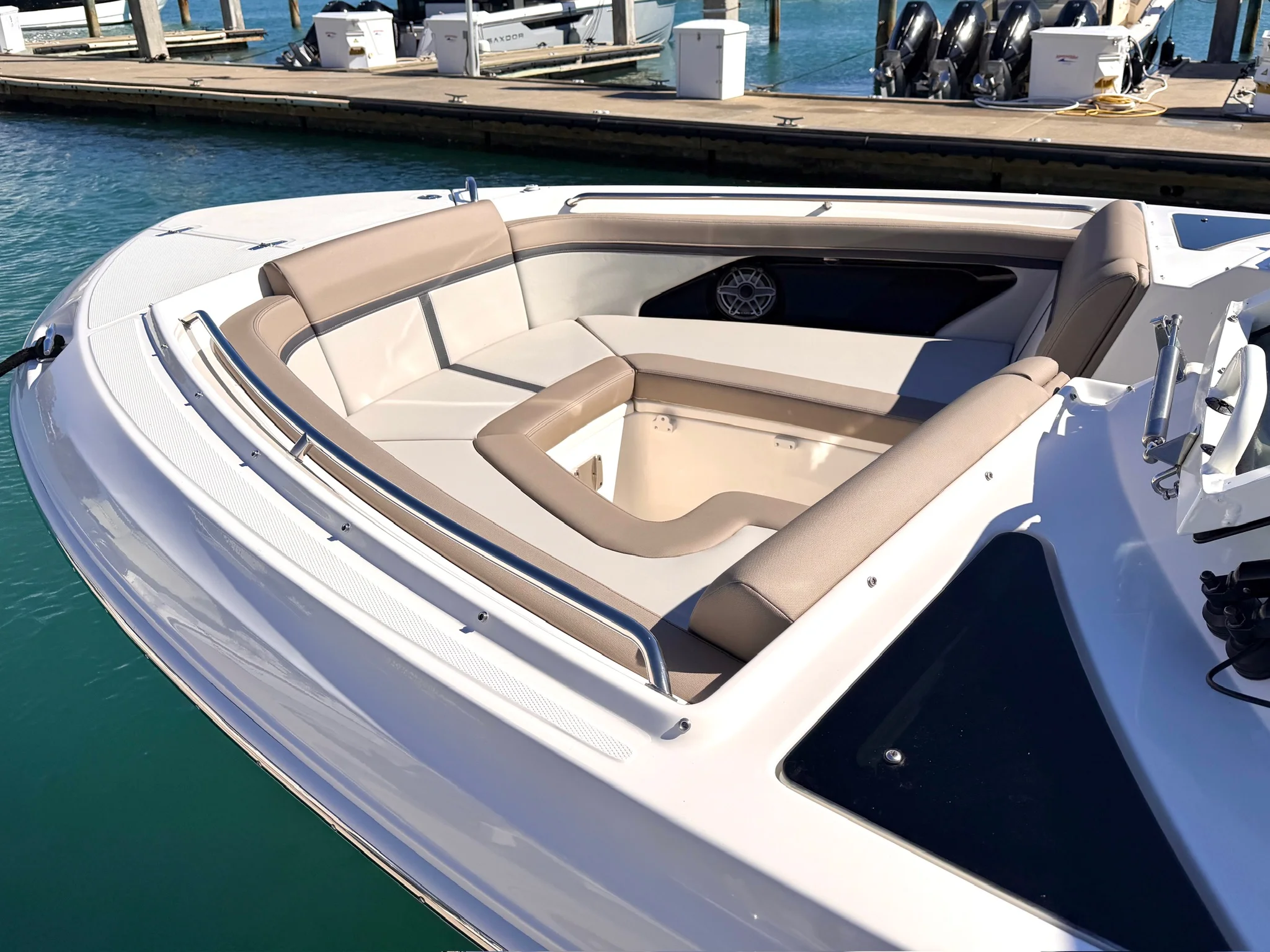 2026 Boston Whaler 330 Vantage Image Thumbnail #21