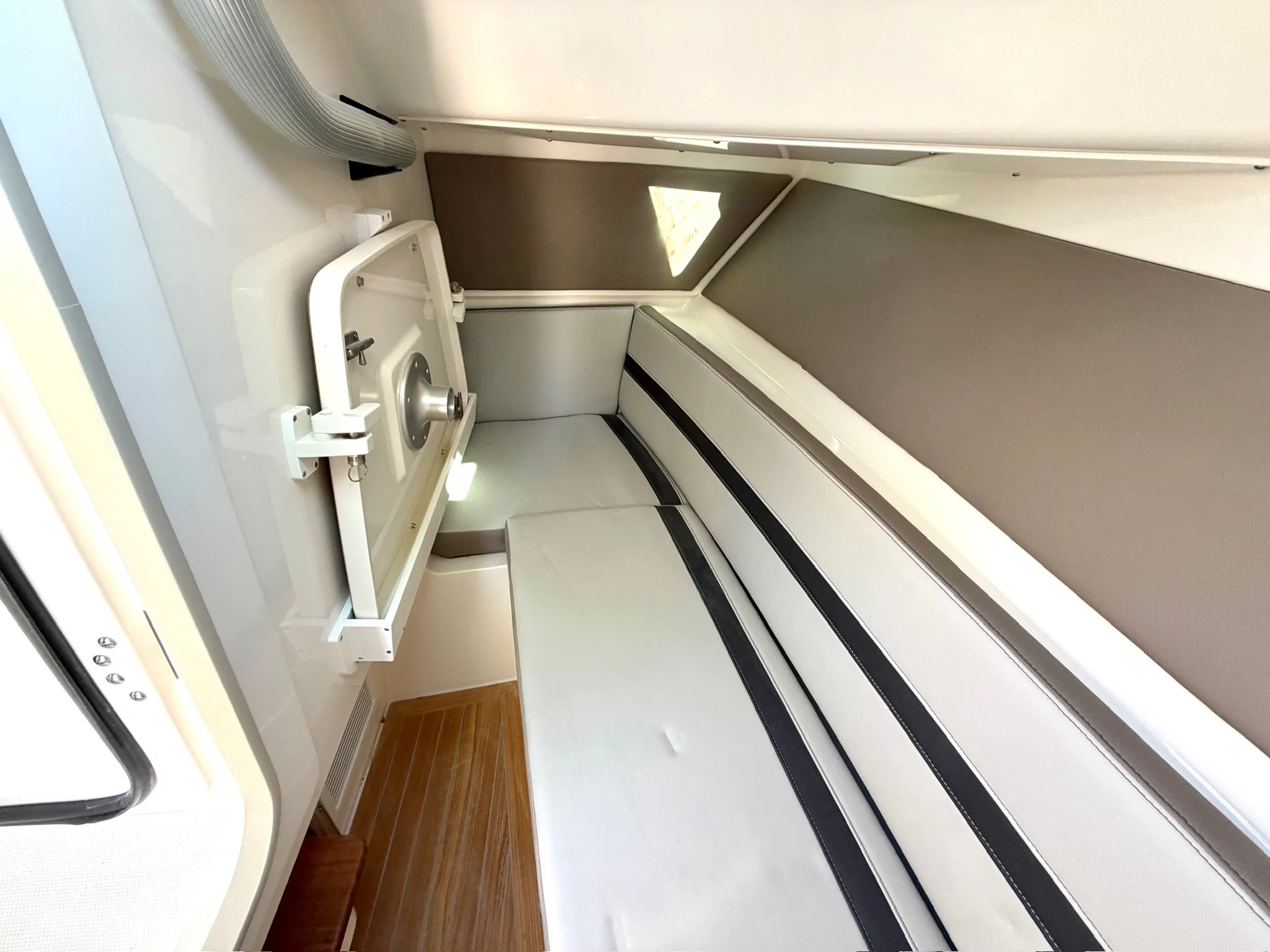 2026 Boston Whaler 330 Vantage Image Thumbnail #29