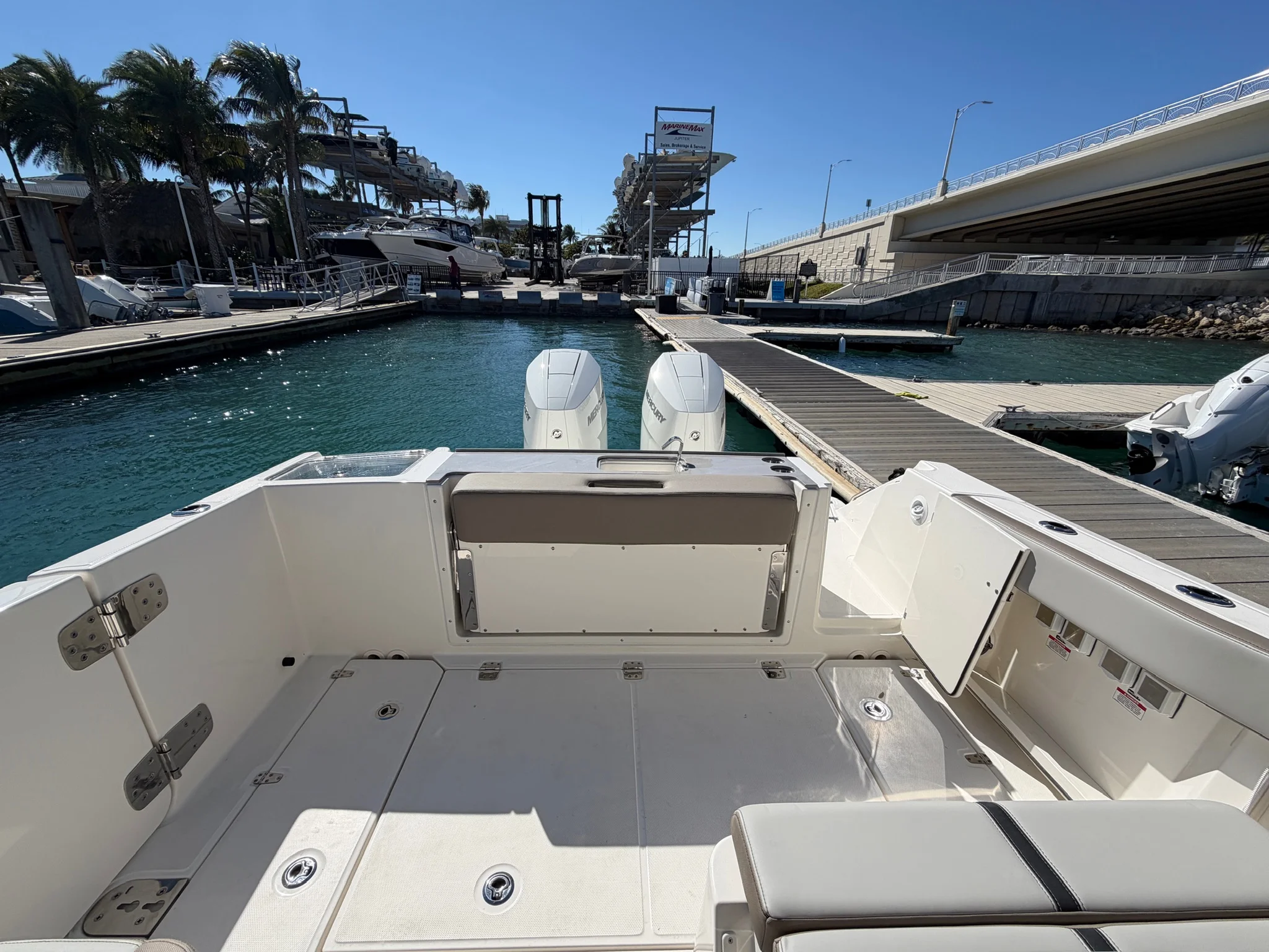 2026 Boston Whaler 330 Vantage Image Thumbnail #17