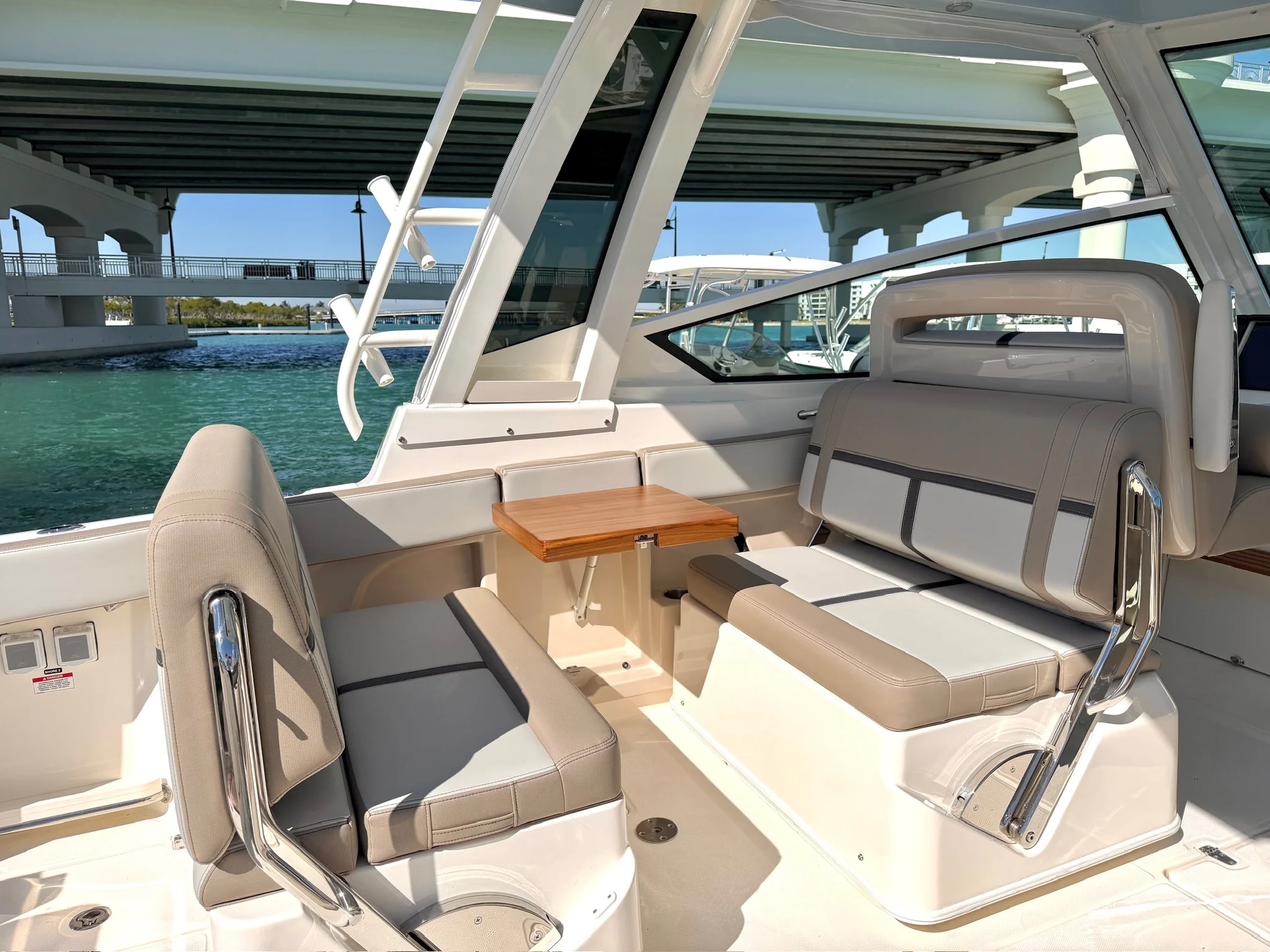 2026 Boston Whaler 330 Vantage Image Thumbnail #9