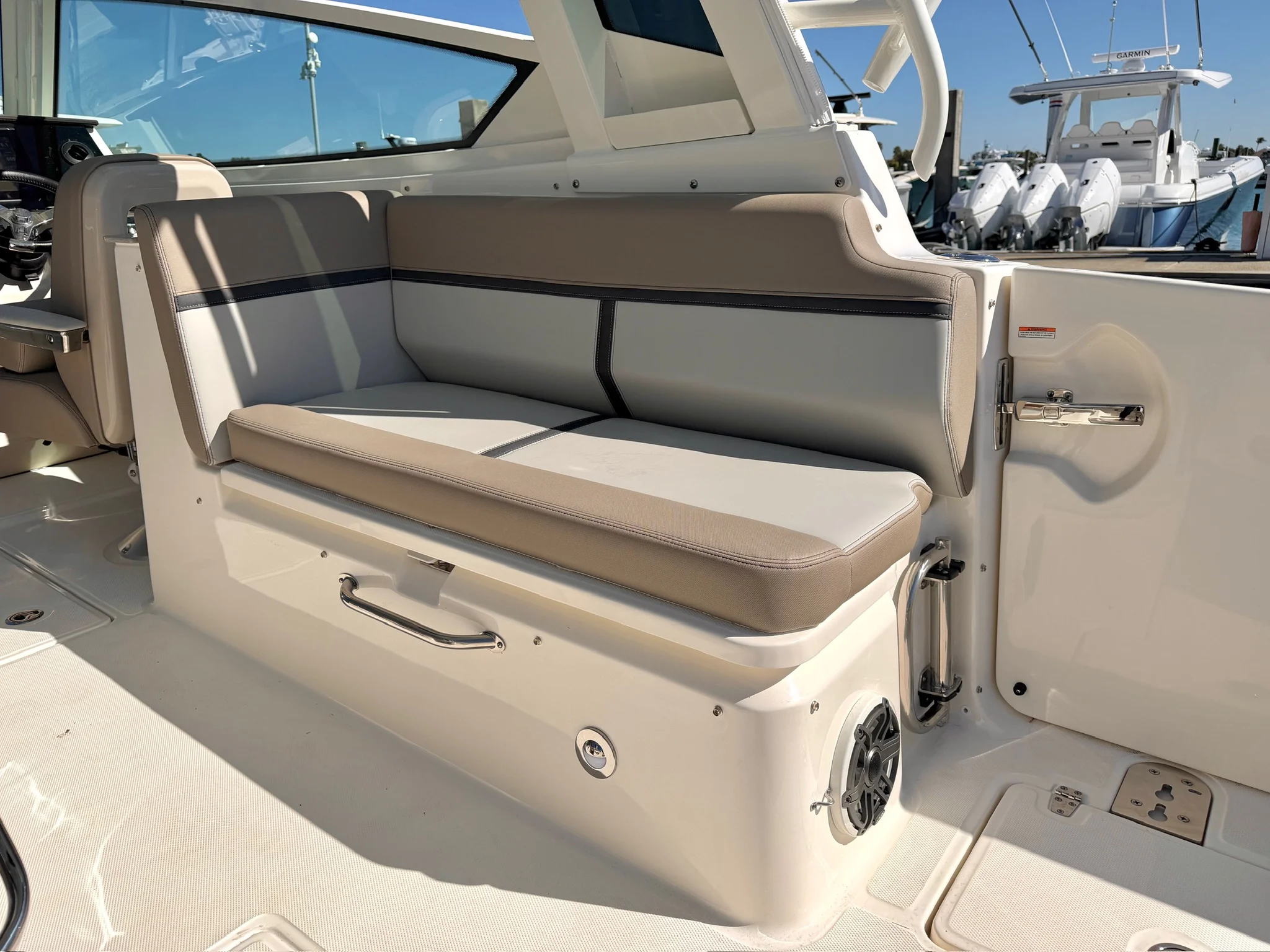 2026 Boston Whaler 330 Vantage Image Thumbnail #12
