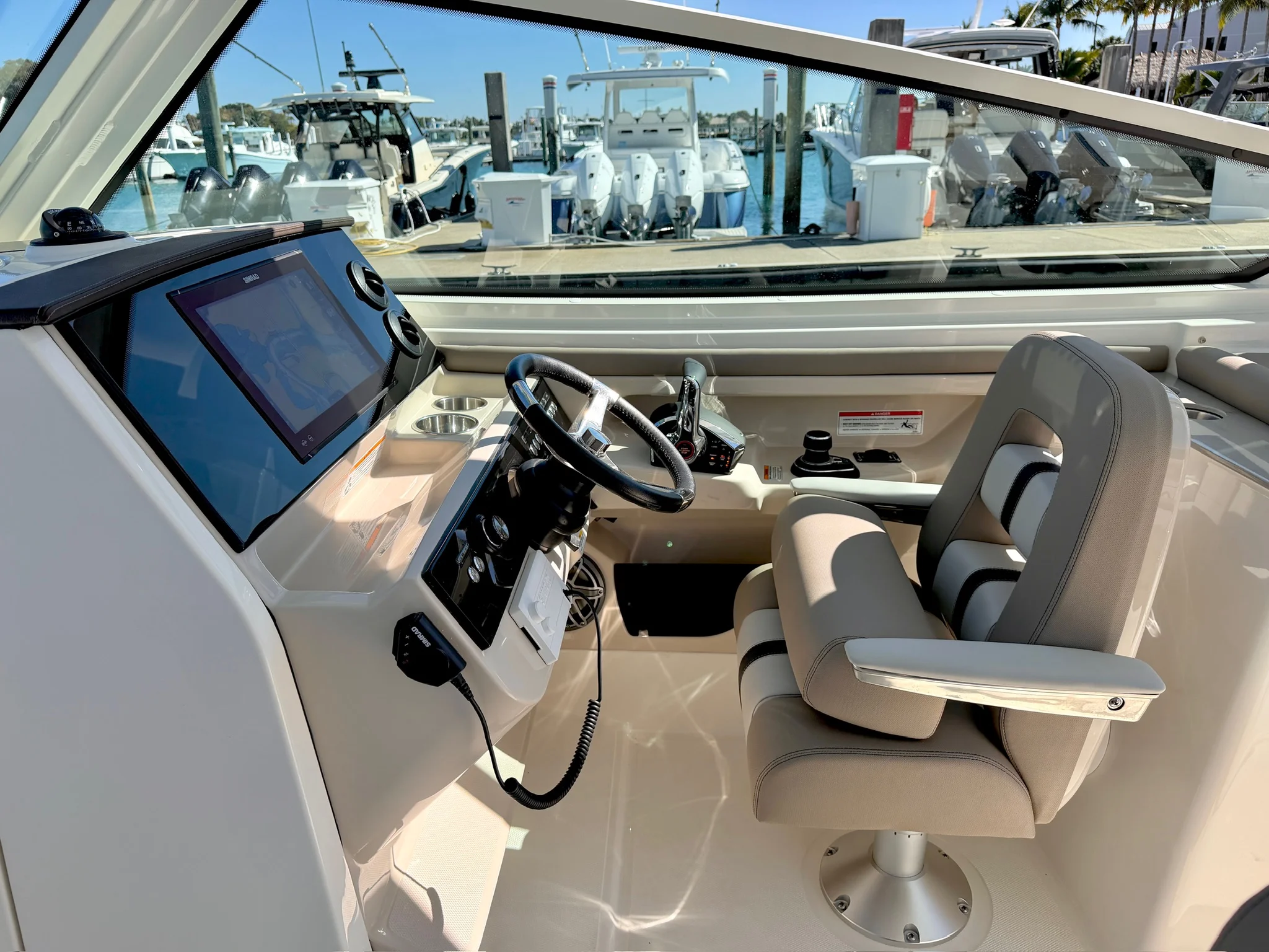 2026 Boston Whaler 330 Vantage Image Thumbnail #10
