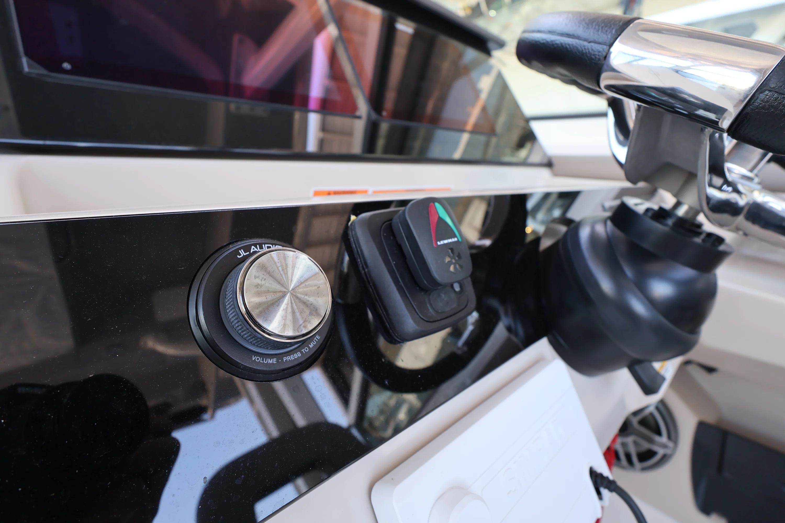 2026 Boston Whaler 330 Vantage Image Thumbnail #32