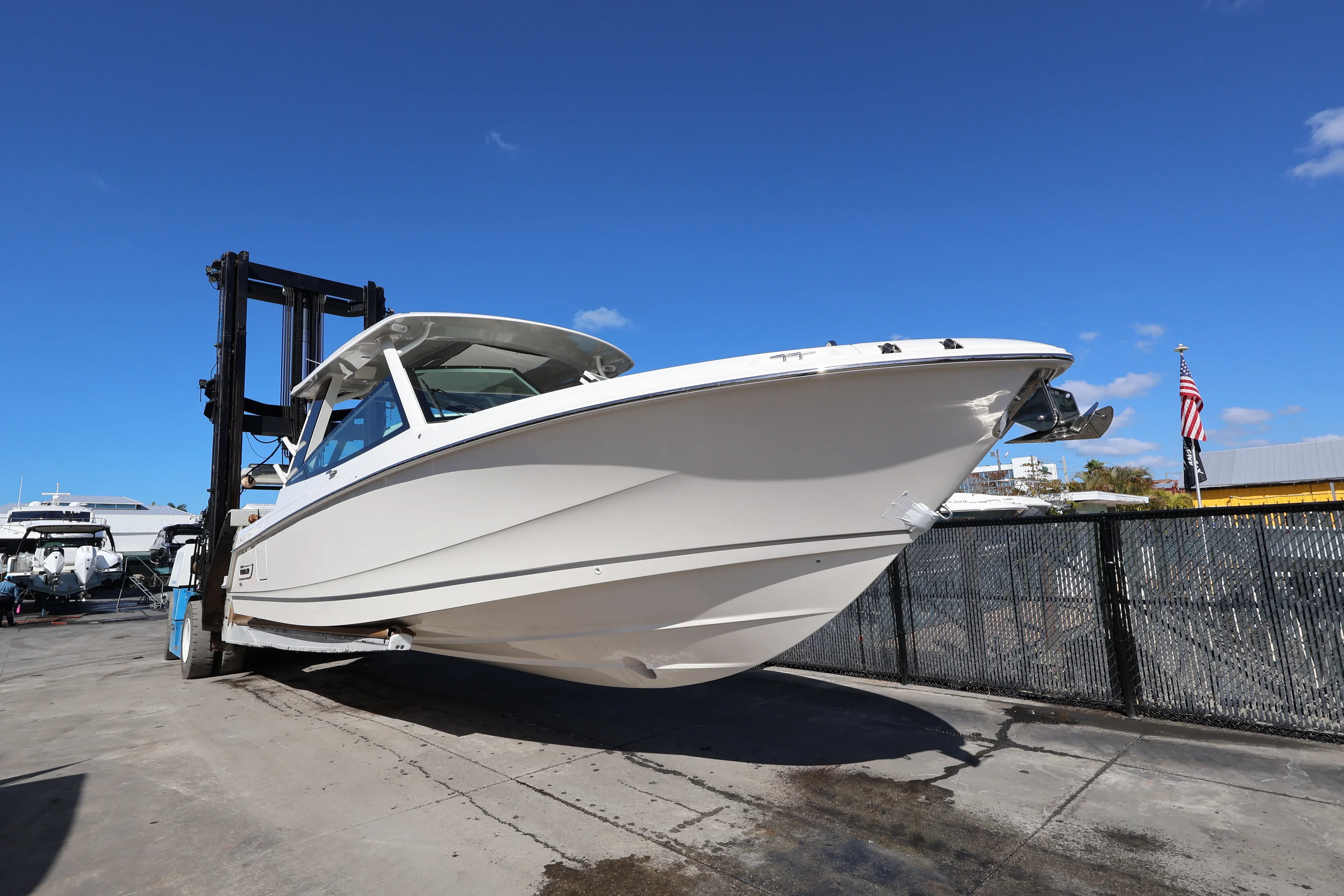 2026 Boston Whaler 330 Vantage Image Thumbnail #2