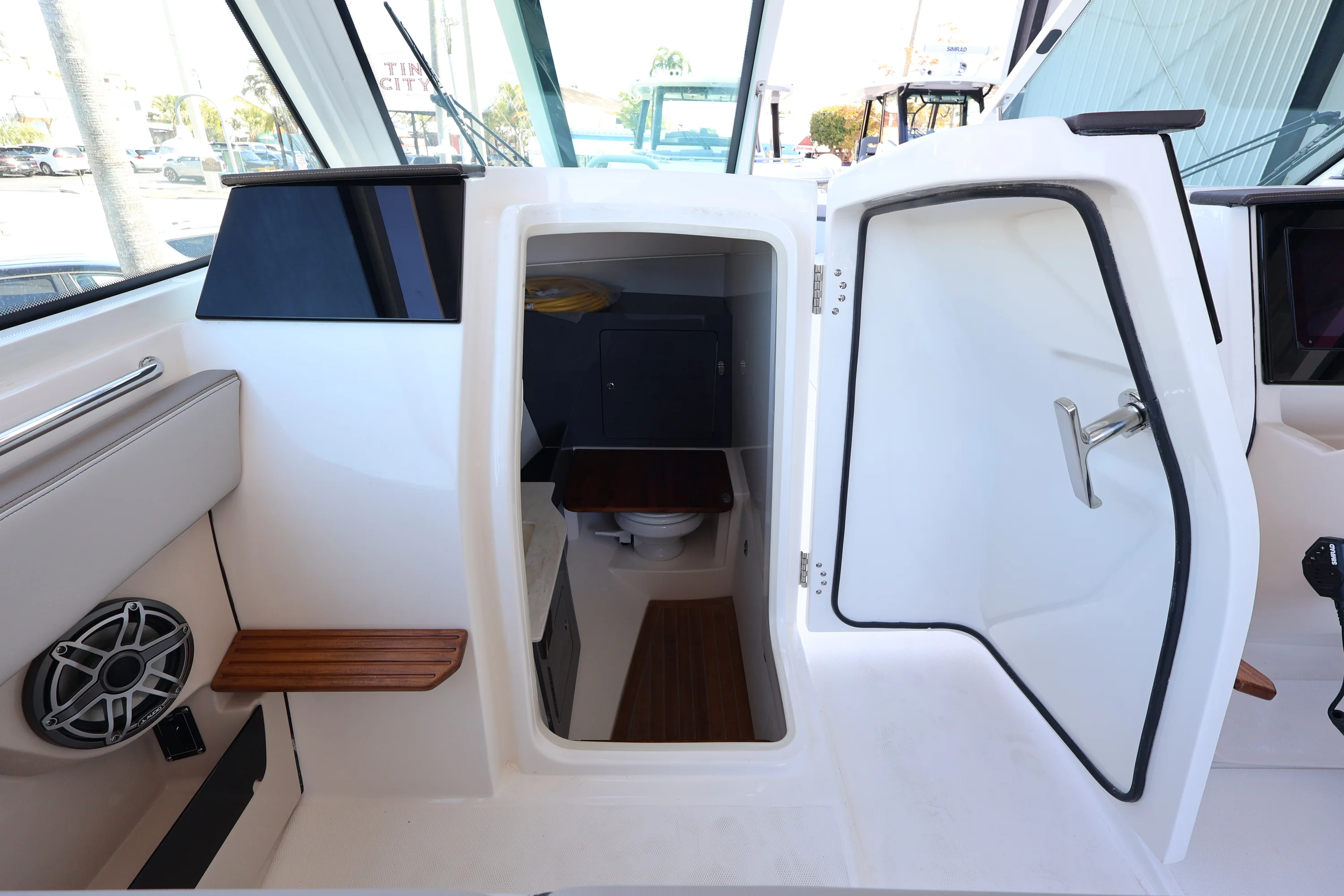 2026 Boston Whaler 330 Vantage Image Thumbnail #22