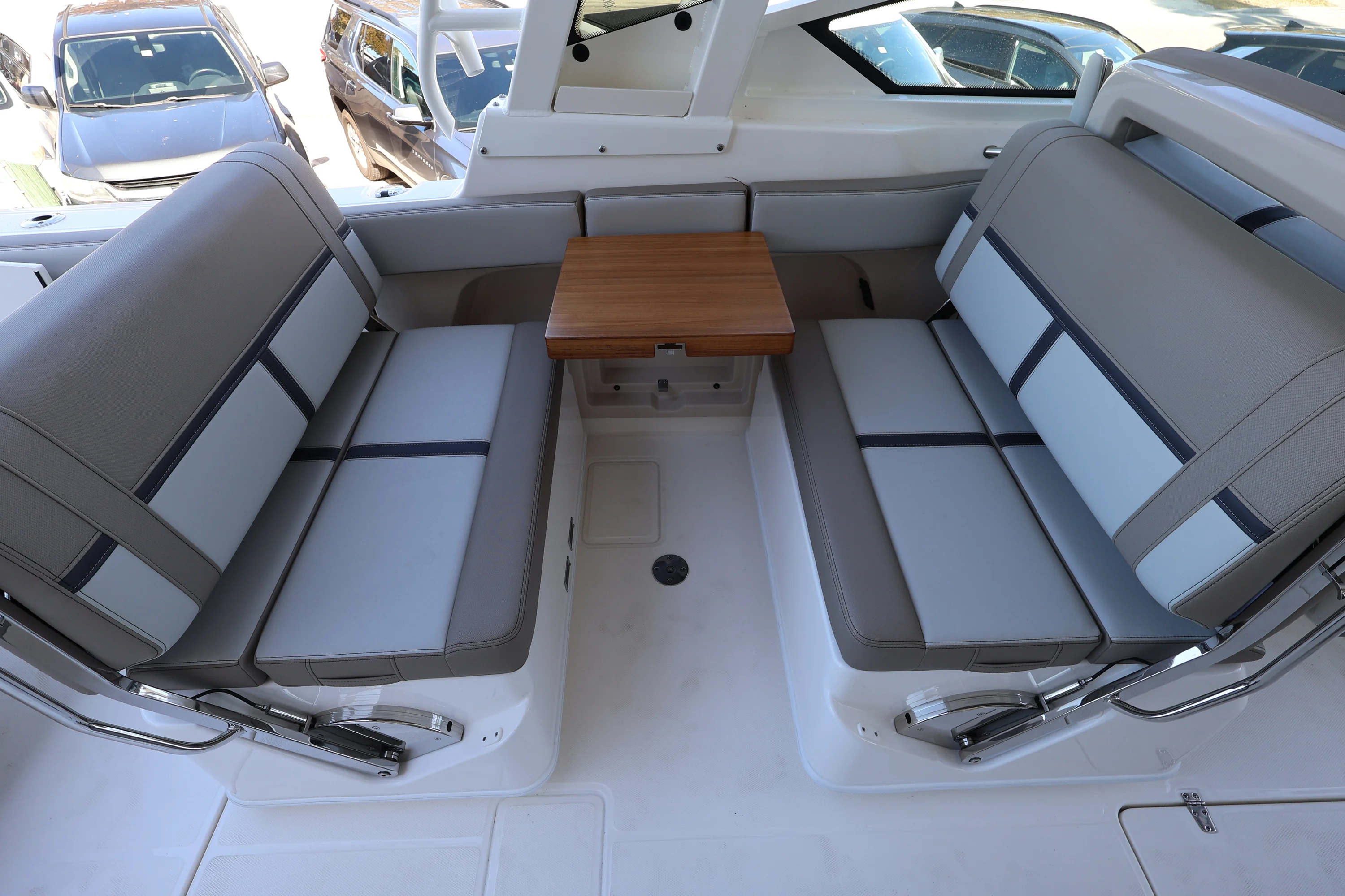 2026 Boston Whaler 330 Vantage Image Thumbnail #16