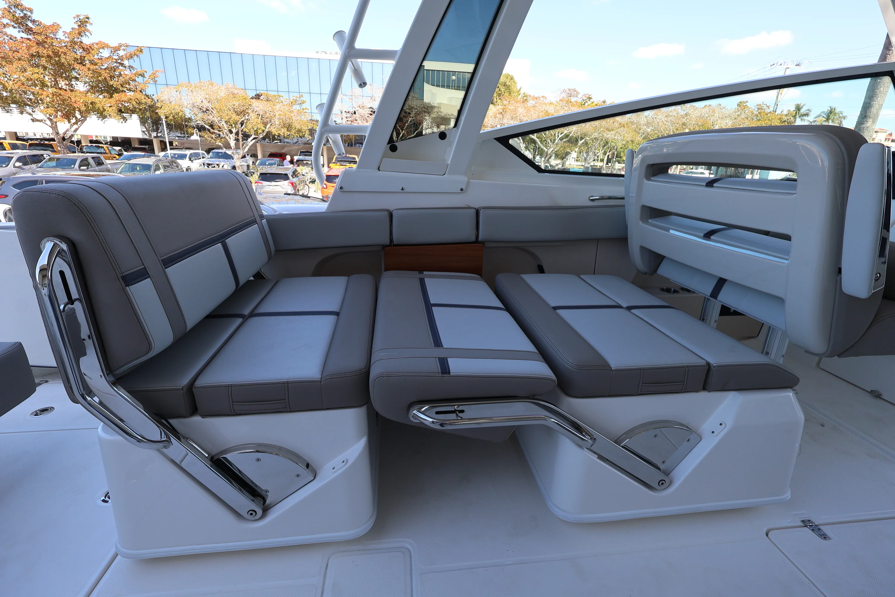 2026 Boston Whaler 330 Vantage Image Thumbnail #17