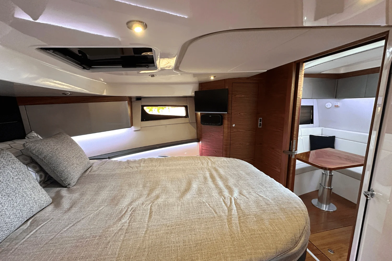 2025 Boston Whaler 405 Conquest Image Thumbnail #11