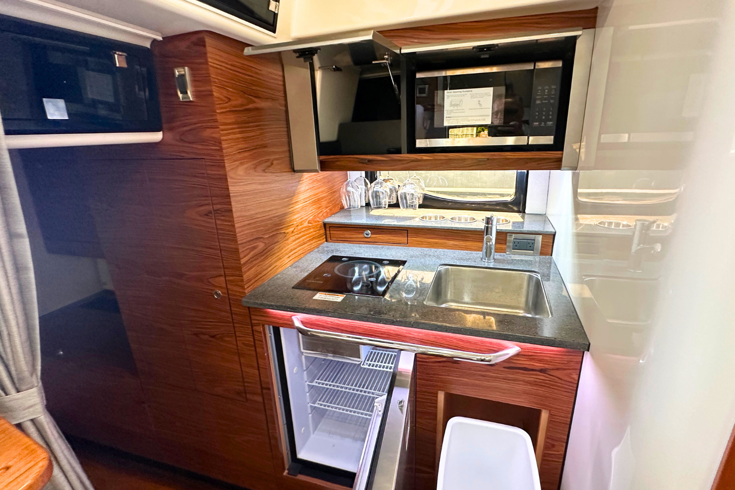 2025 Boston Whaler 405 Conquest Image Thumbnail #15