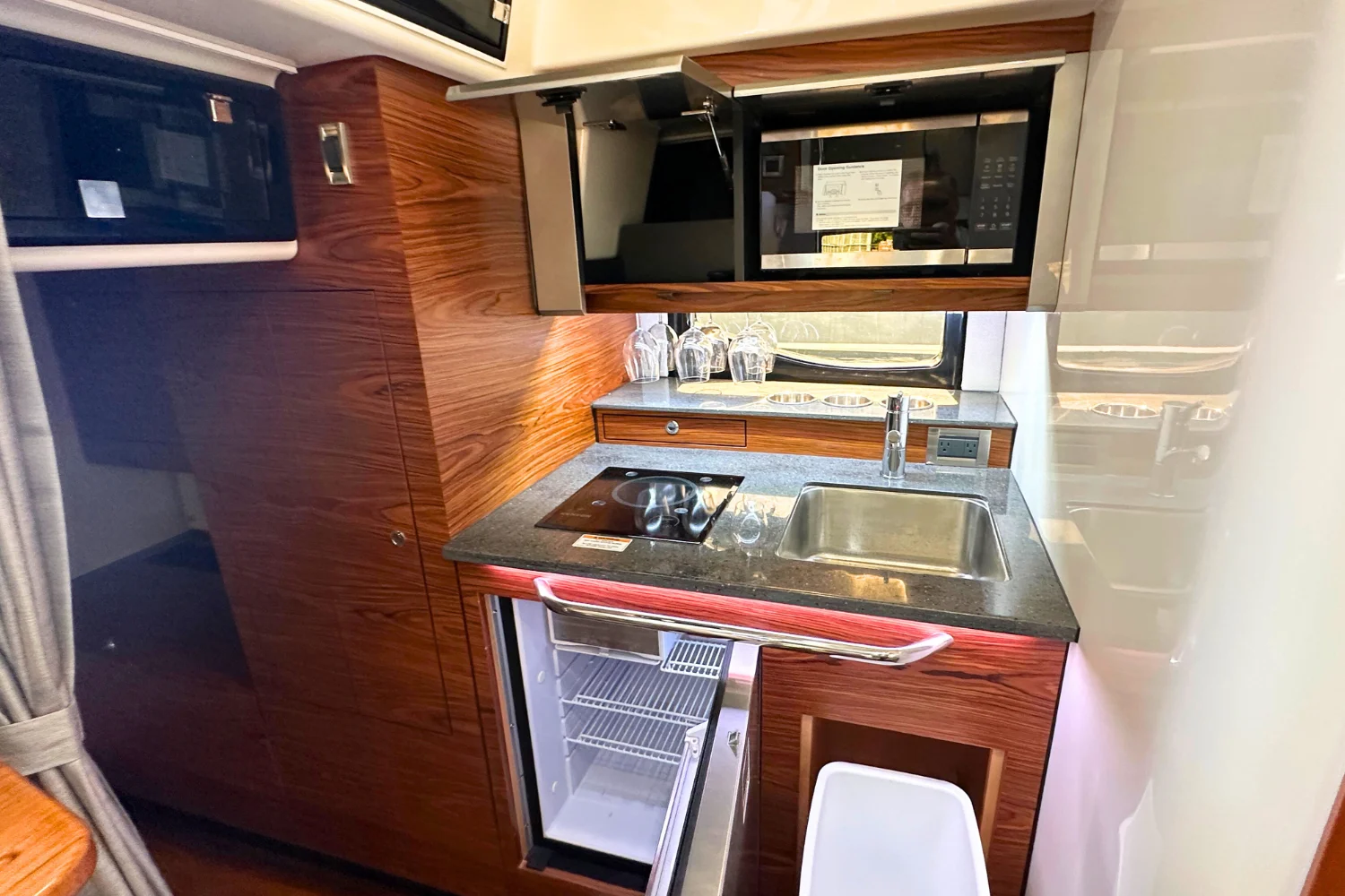 2025 Boston Whaler 405 Conquest Image Thumbnail #15