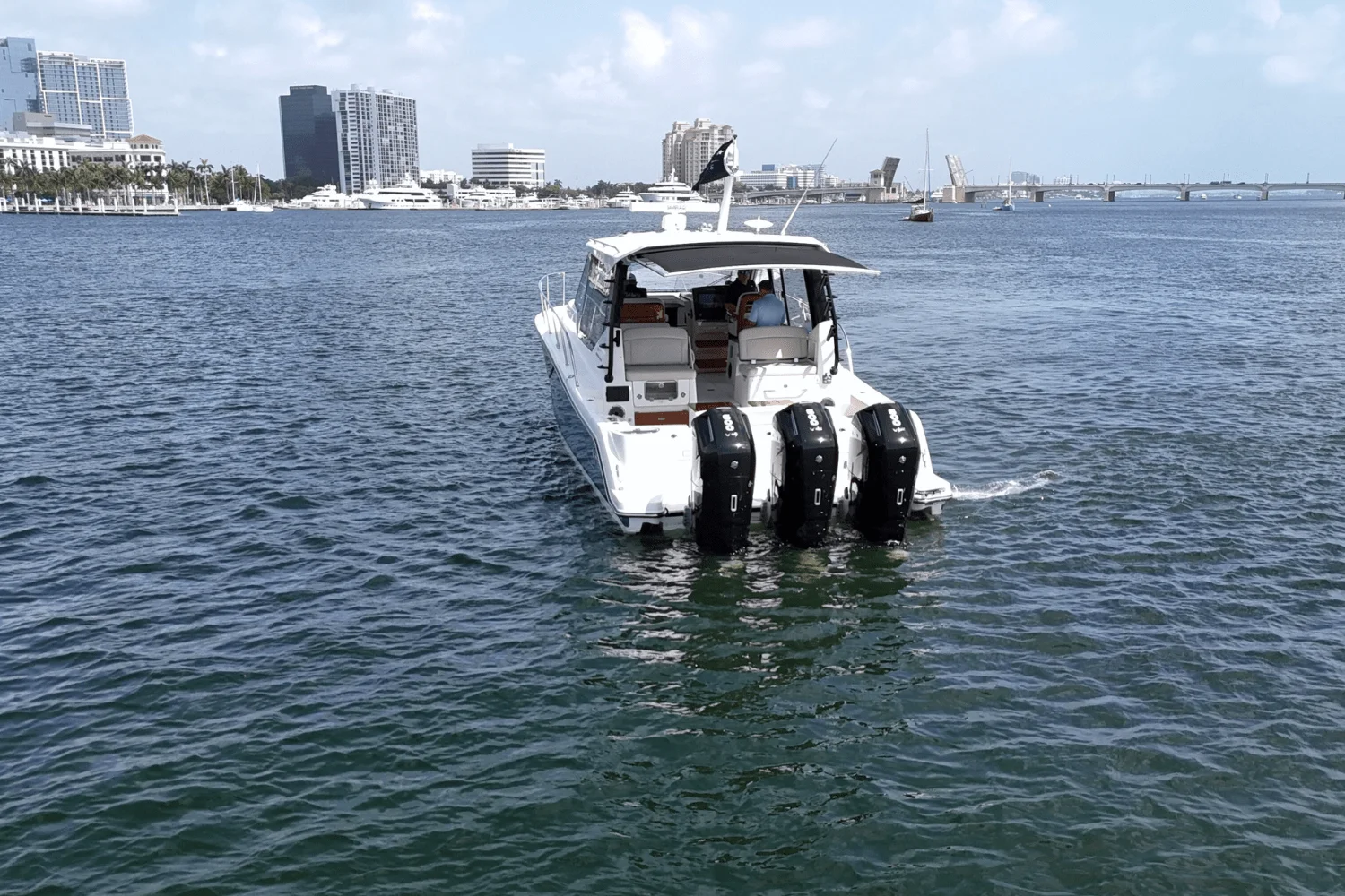 2025 Boston Whaler 405 Conquest Image Thumbnail #5