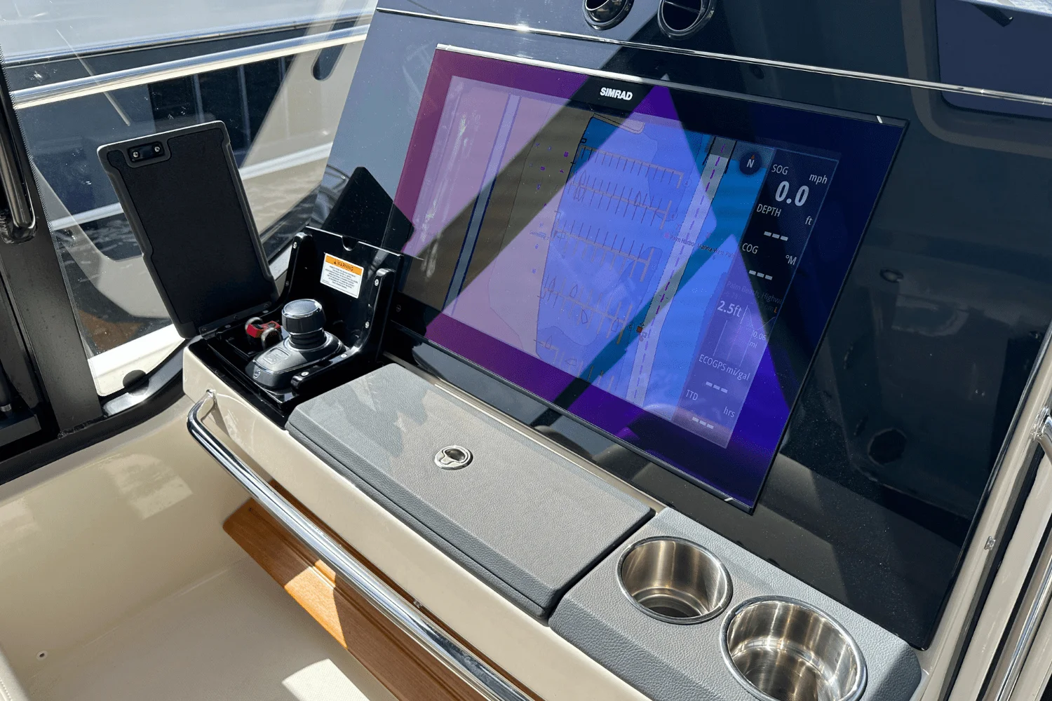 2025 Boston Whaler 405 Conquest Image Thumbnail #18