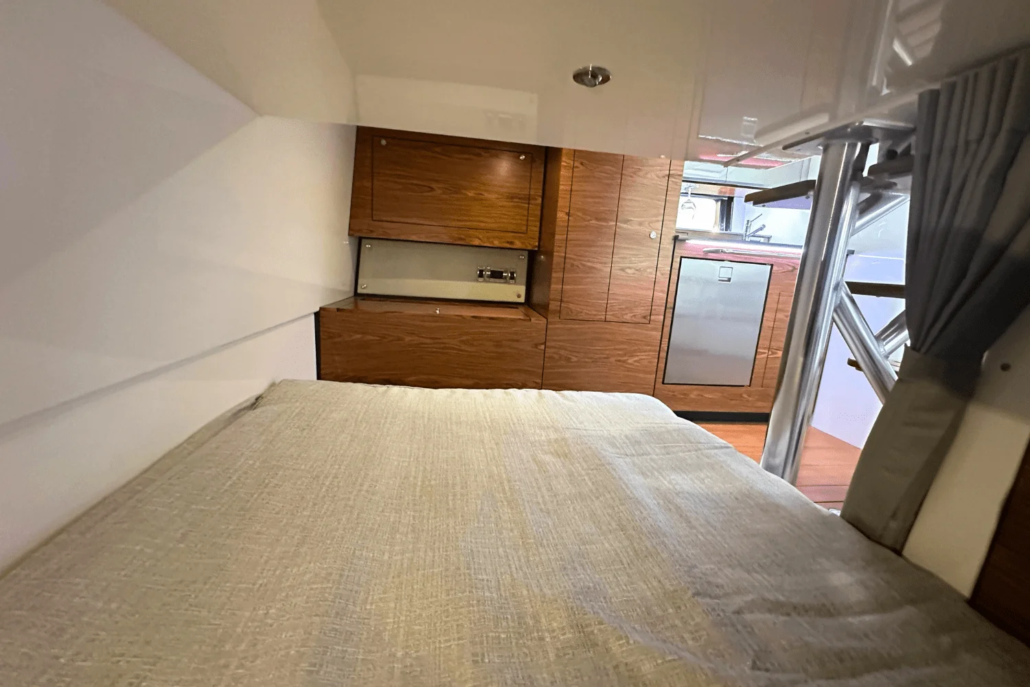 2025 Boston Whaler 405 Conquest Image Thumbnail #17