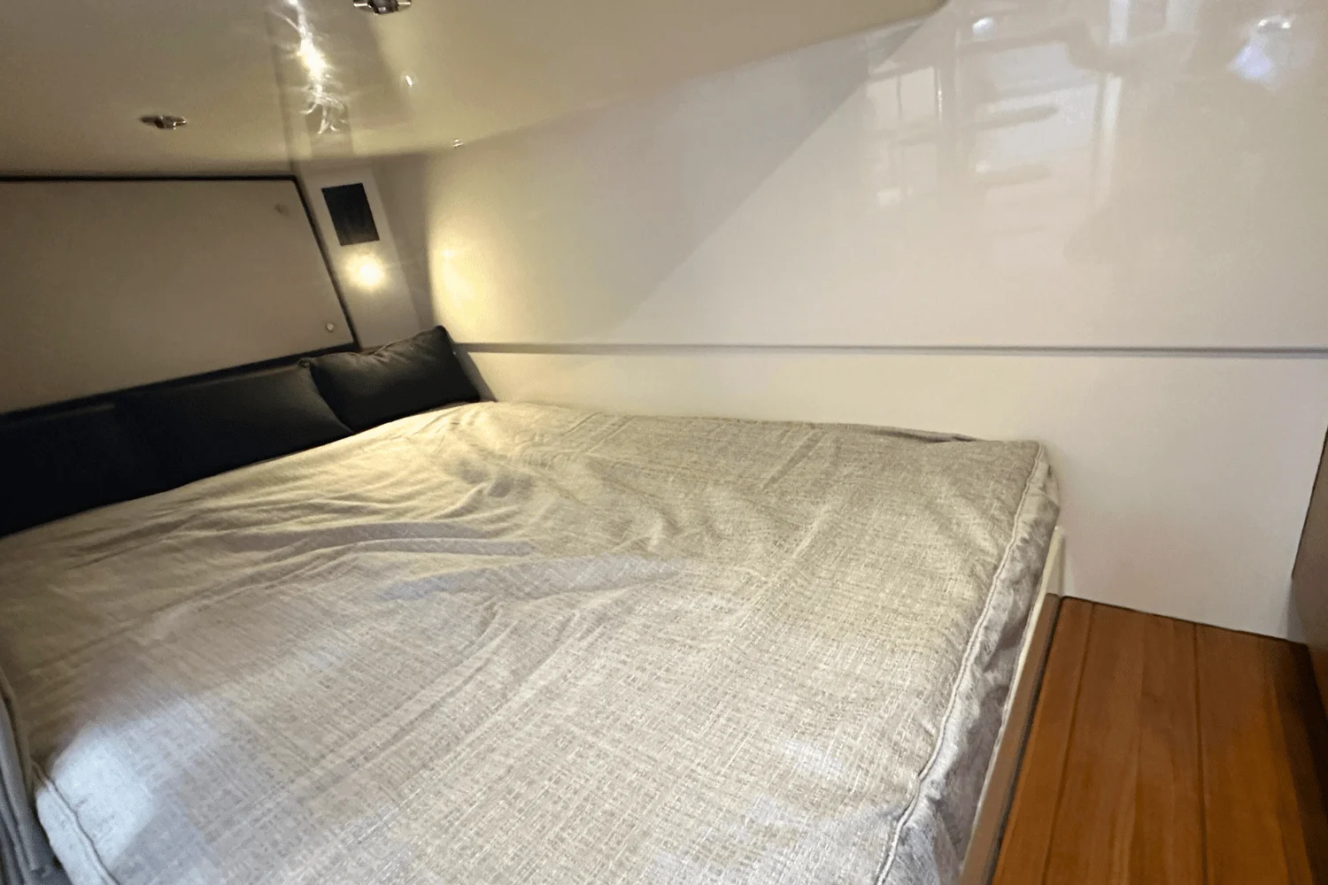 2025 Boston Whaler 405 Conquest Image Thumbnail #16