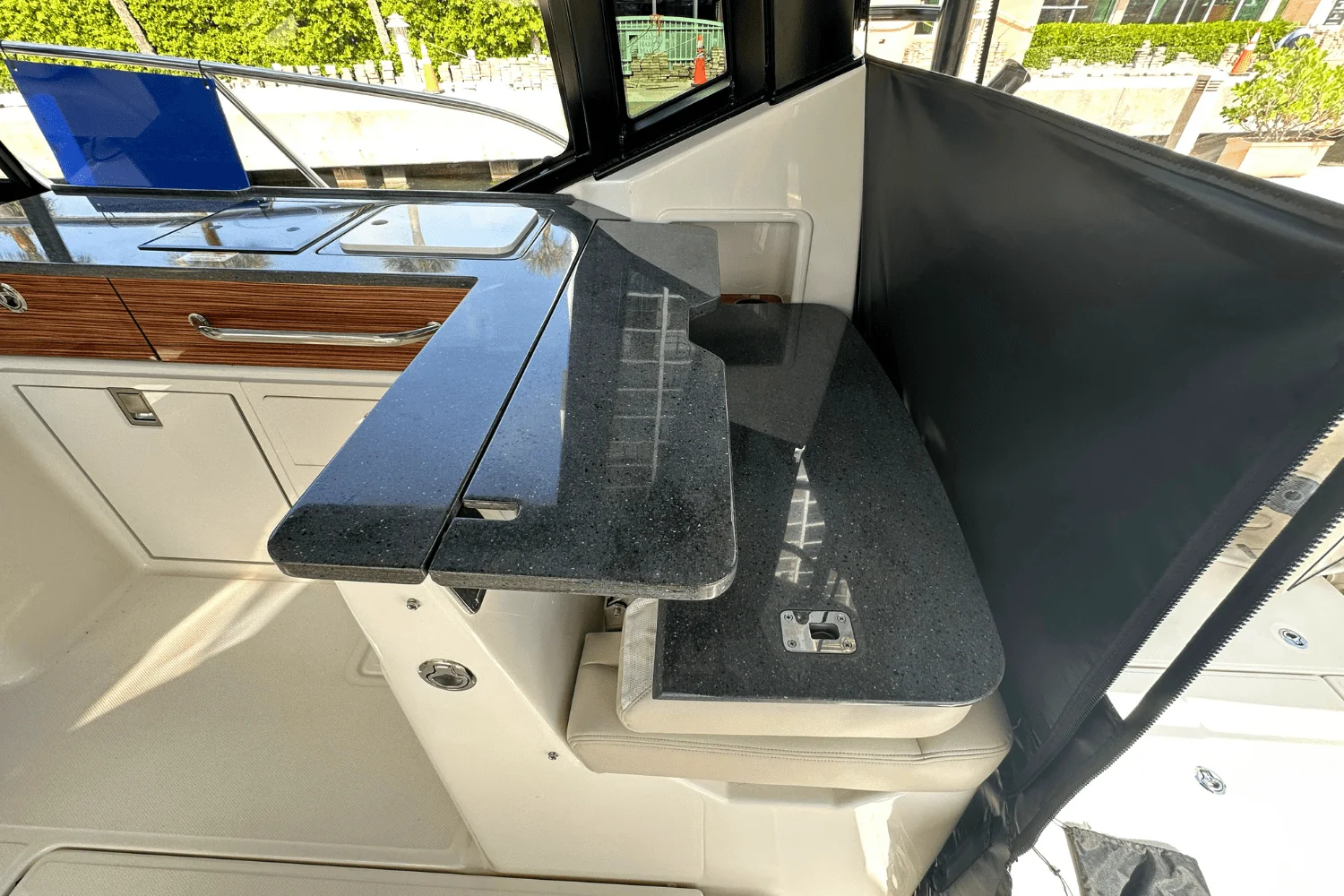 2025 Boston Whaler 405 Conquest Image Thumbnail #27