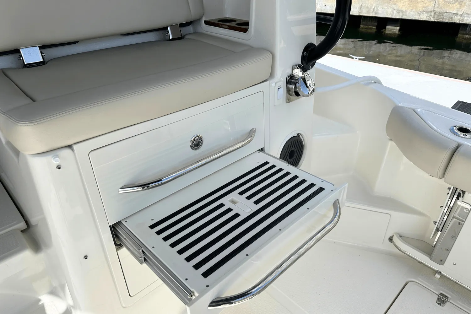 2025 Boston Whaler 405 Conquest Image Thumbnail #32