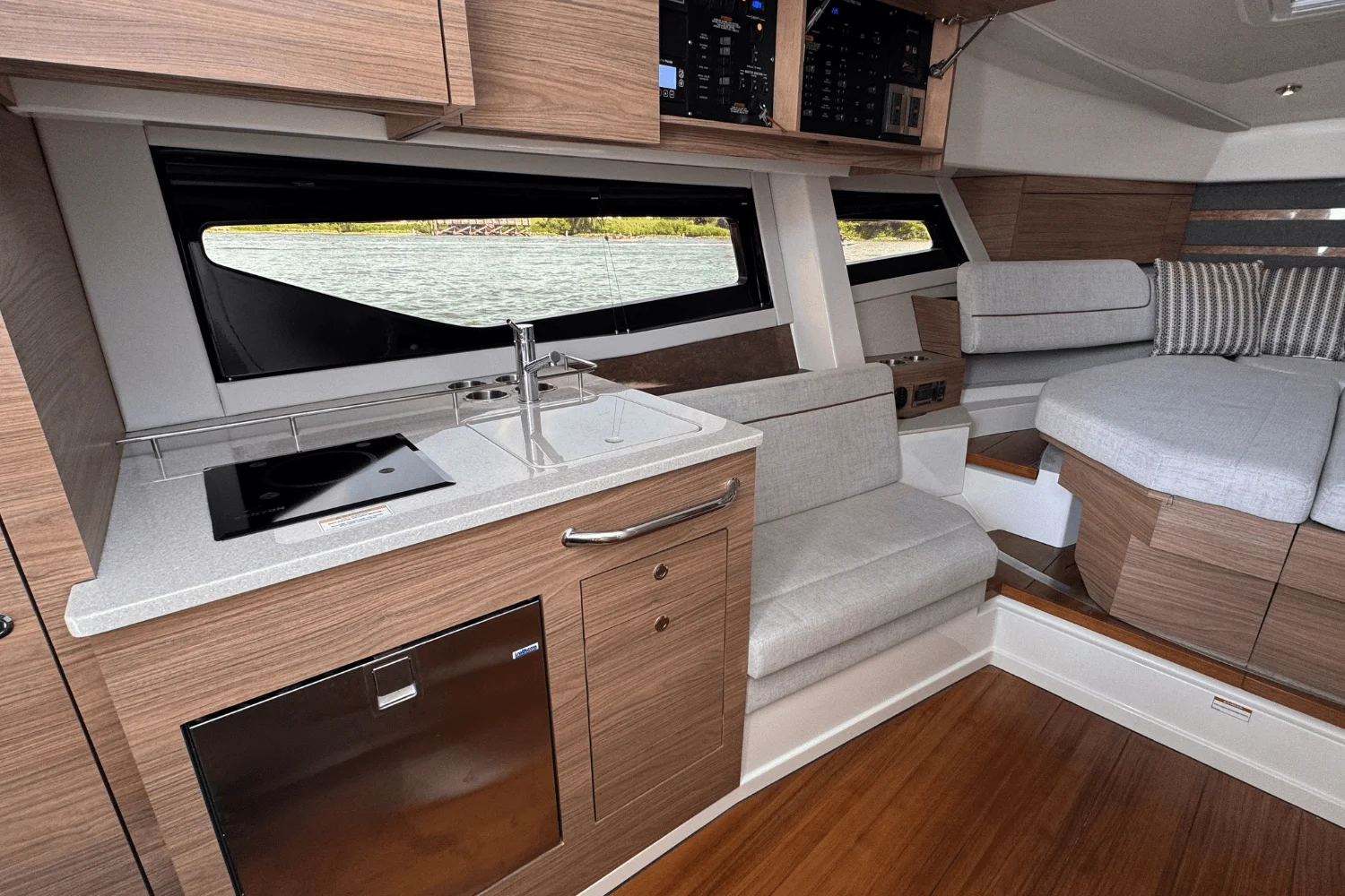 2026 Boston Whaler 365 Conquest Image Thumbnail #38