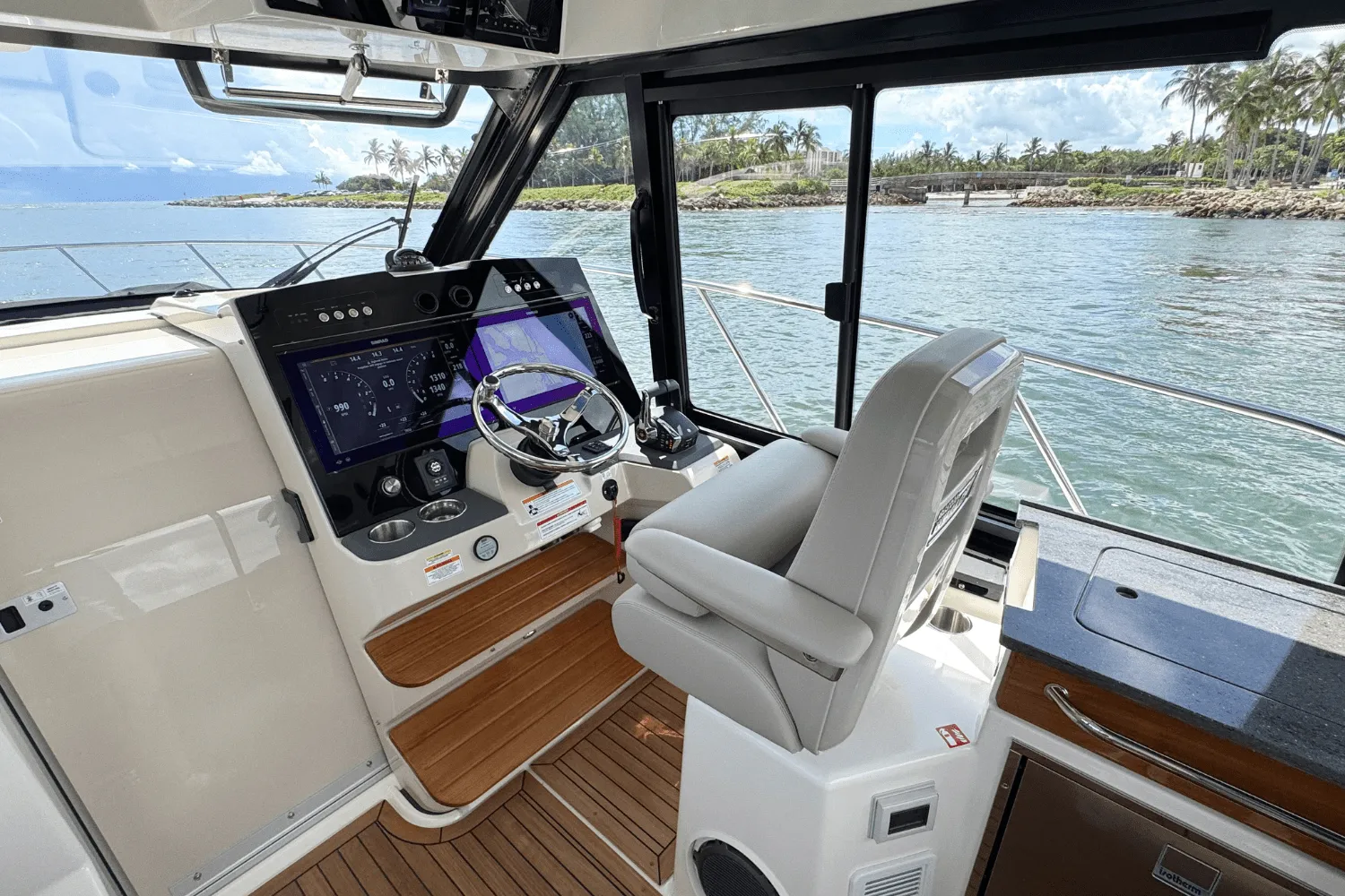 2026 Boston Whaler 365 Conquest Image Thumbnail #22