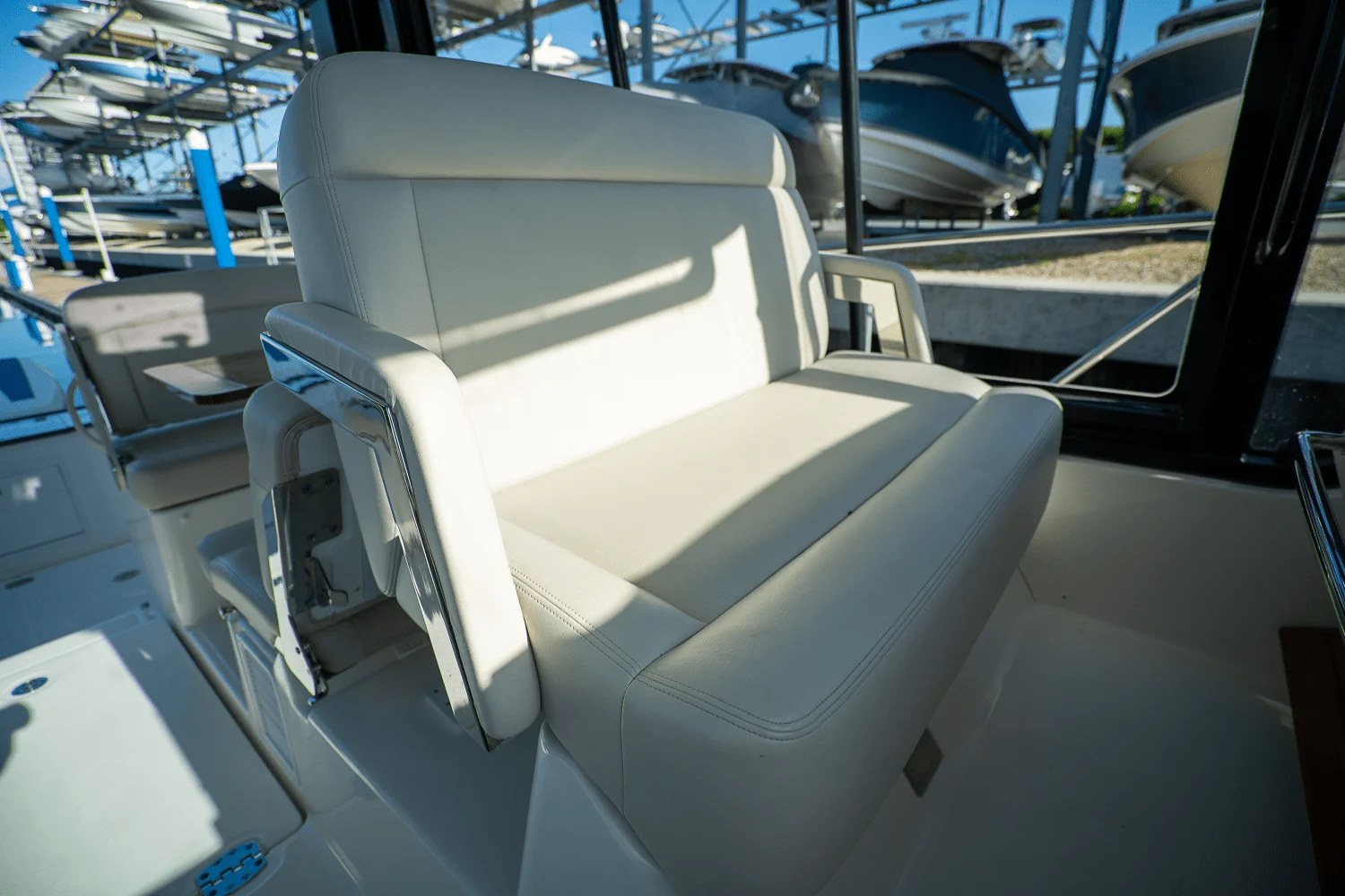 2025 Boston Whaler 405 Conquest Image Thumbnail #19