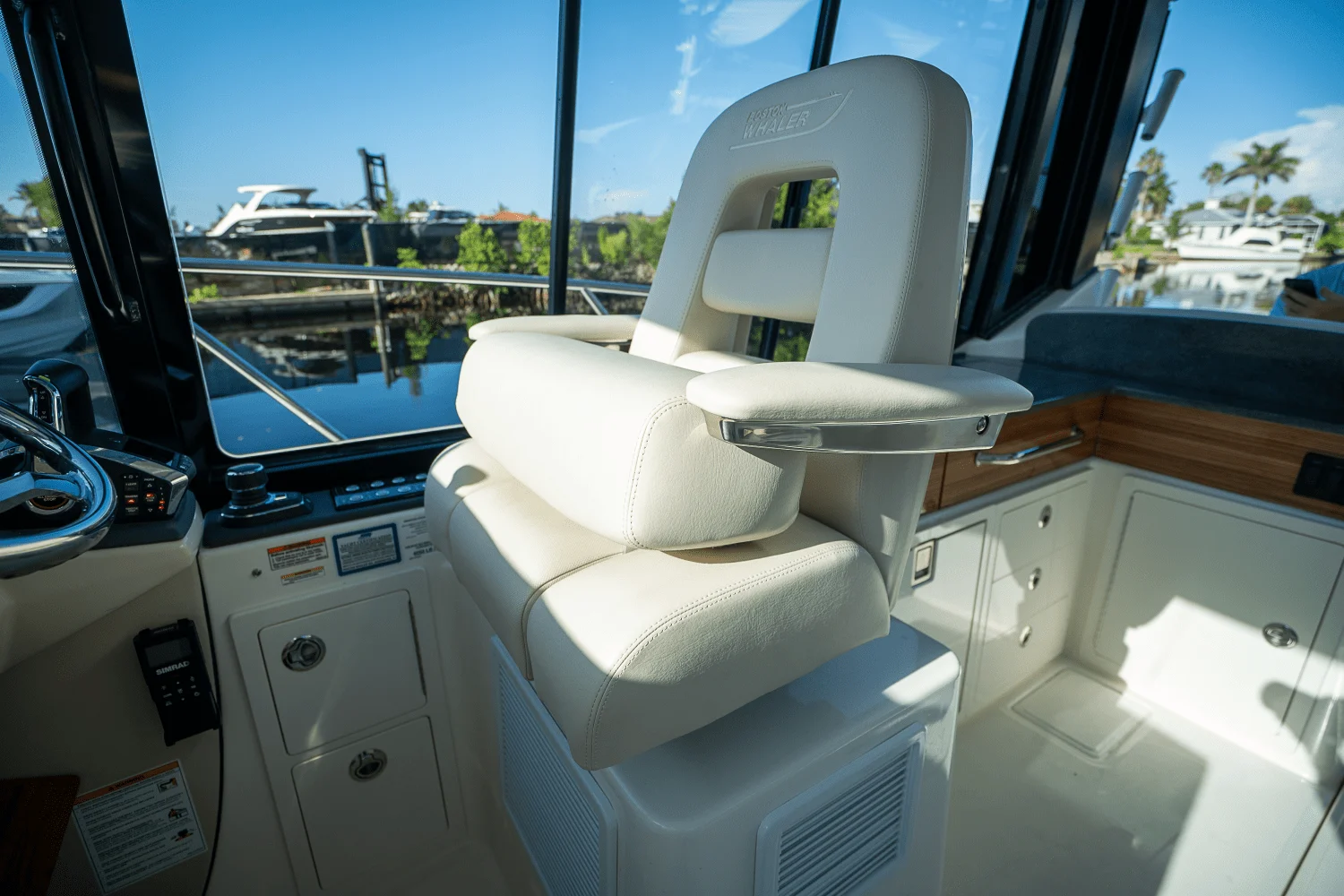 2025 Boston Whaler 405 Conquest Image Thumbnail #18