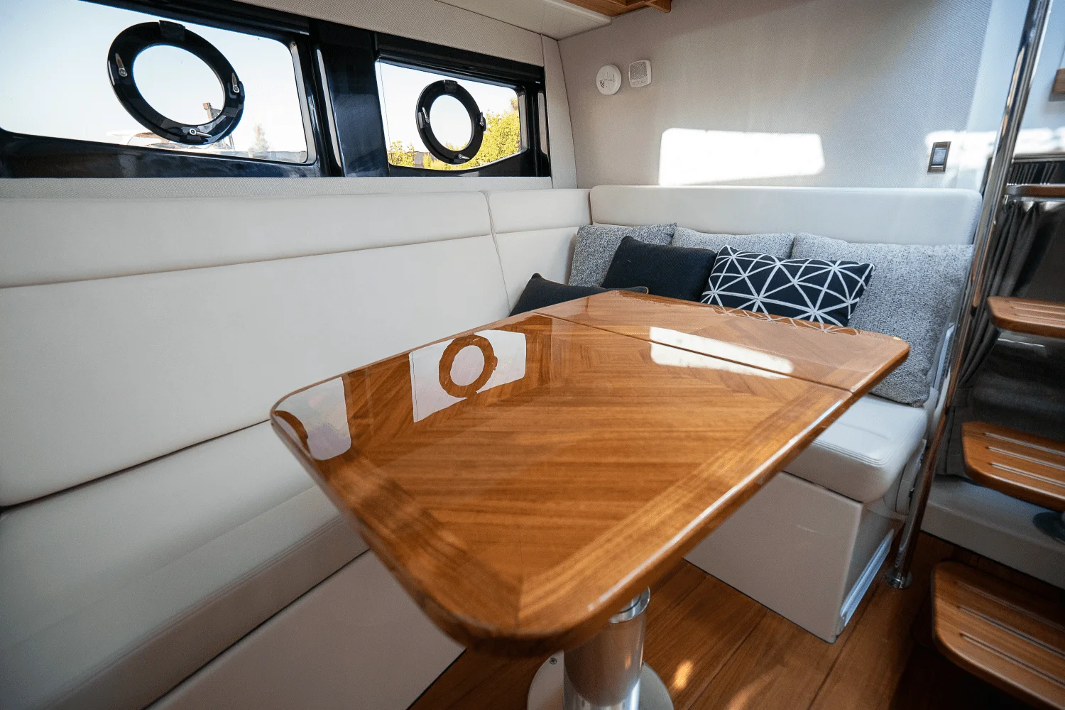 2025 Boston Whaler 405 Conquest Image Thumbnail #23