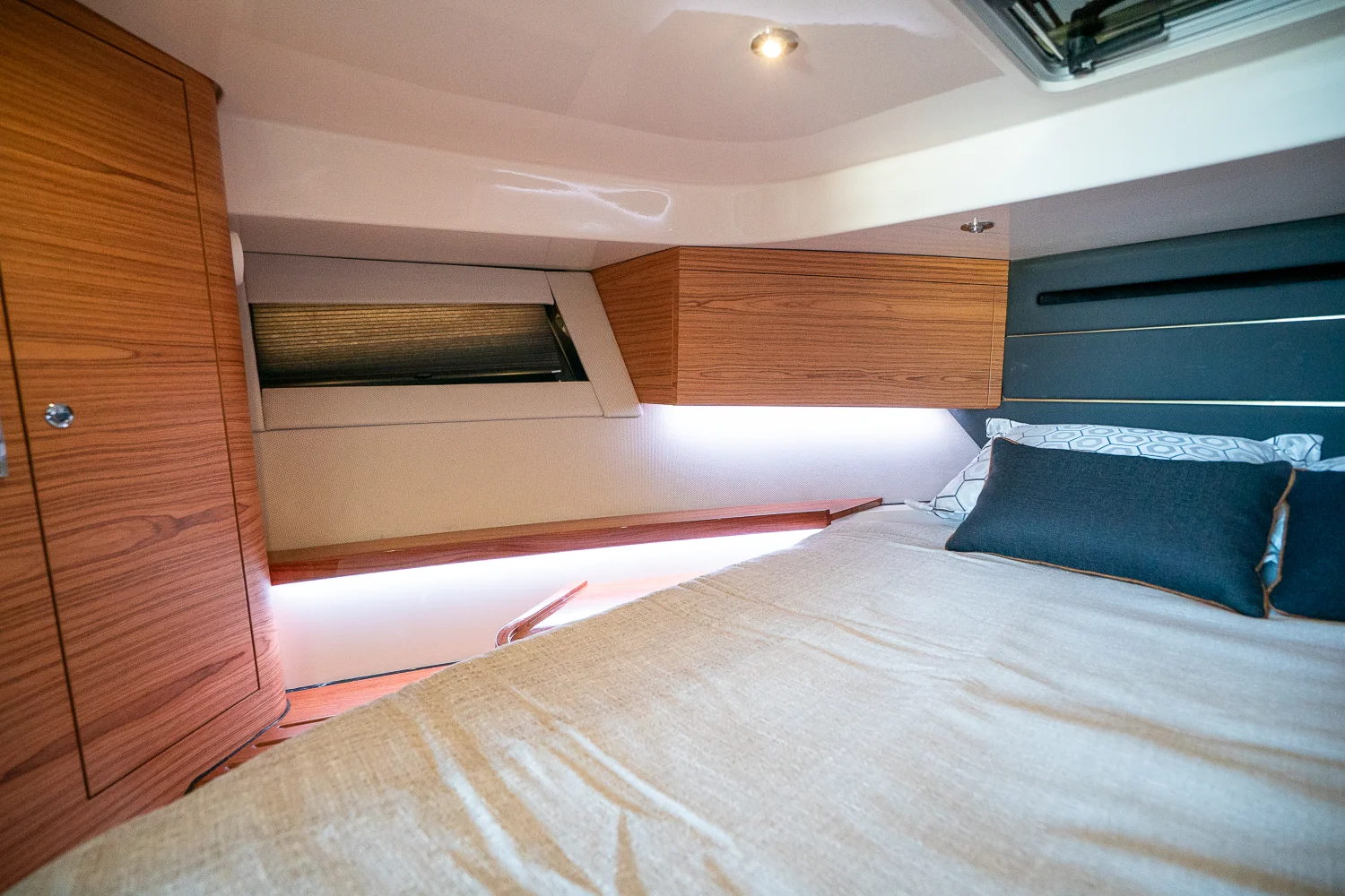 2025 Boston Whaler 405 Conquest Image Thumbnail #29