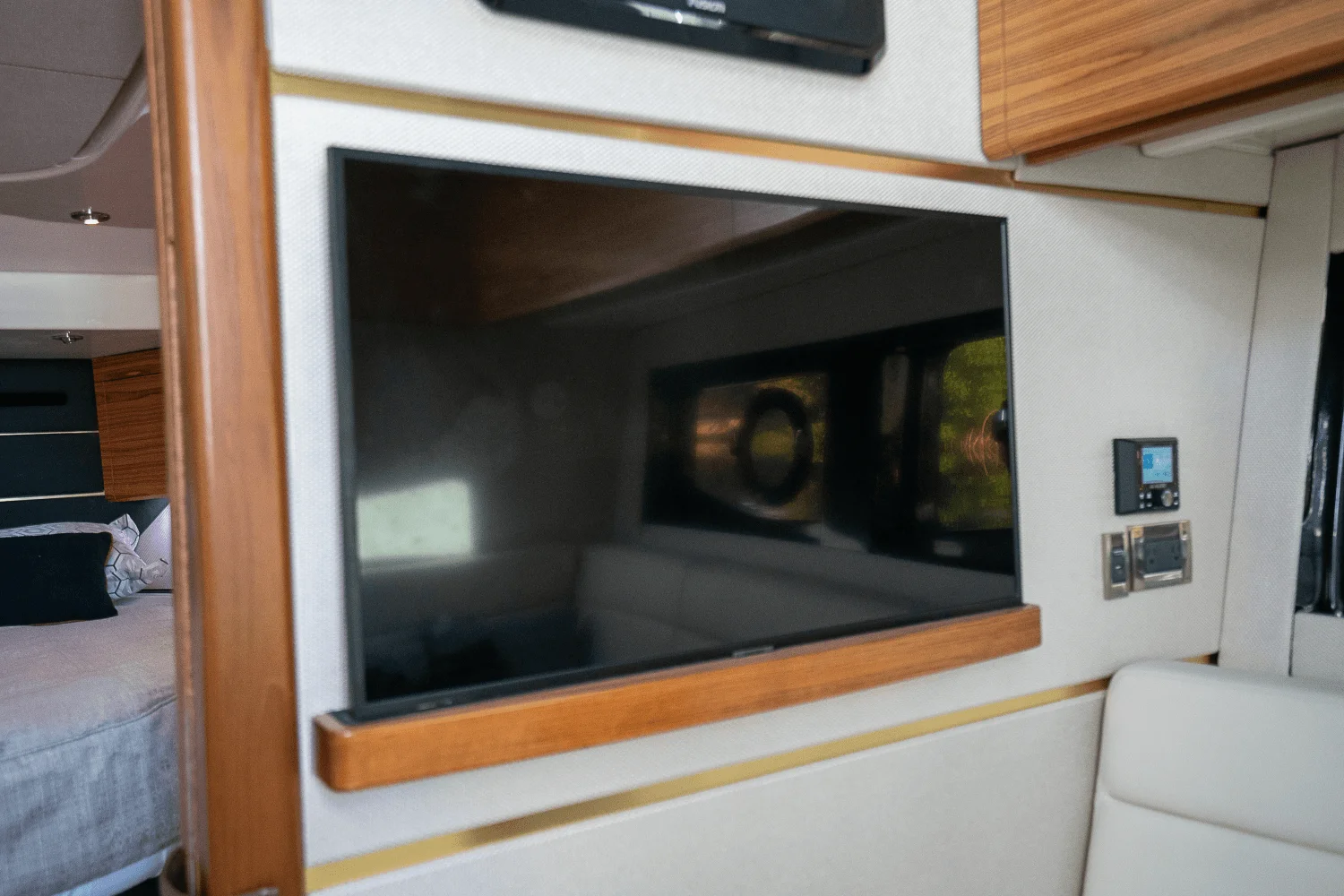 2025 Boston Whaler 405 Conquest Image Thumbnail #24