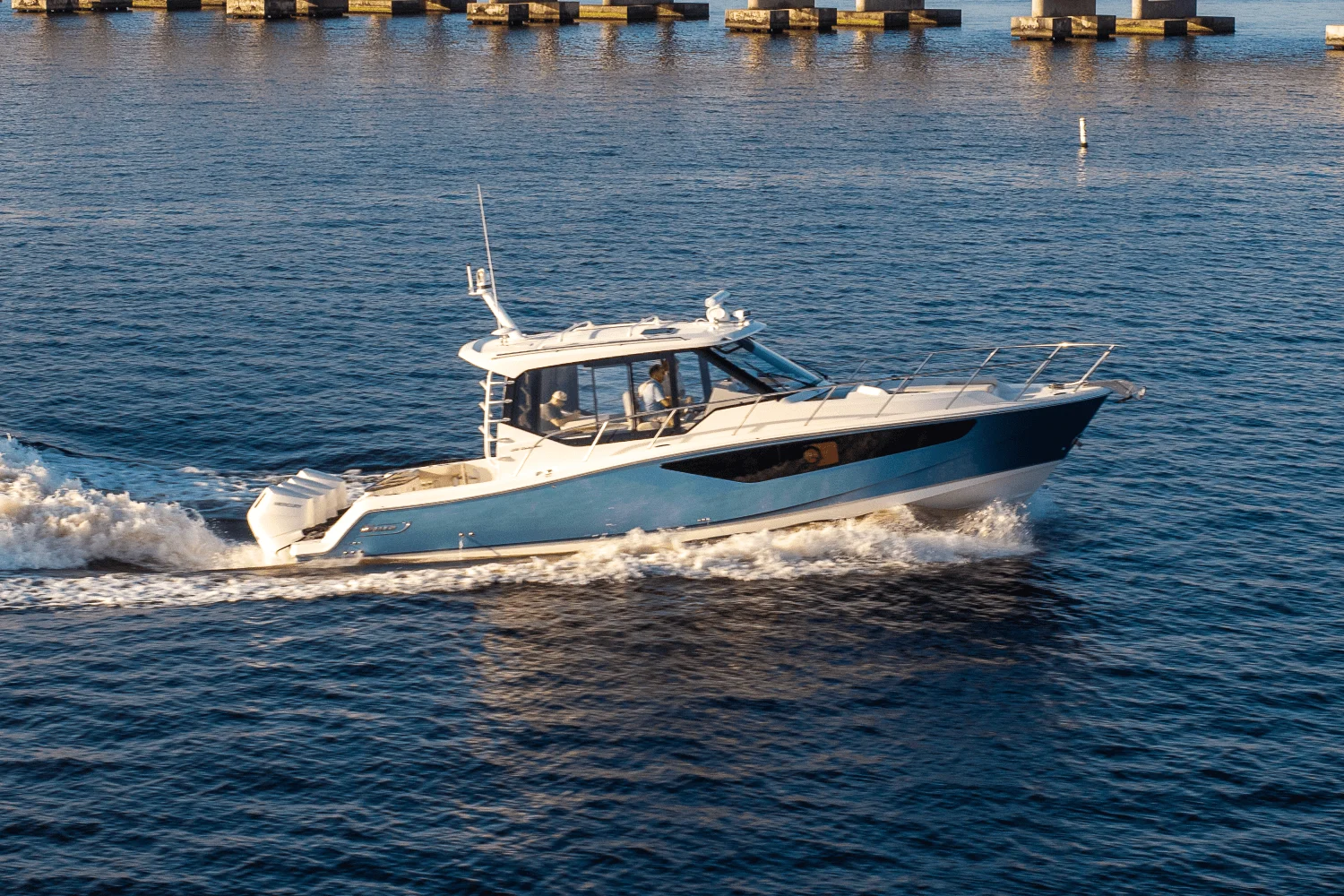 2025 Boston Whaler 405 Conquest Image Thumbnail #3