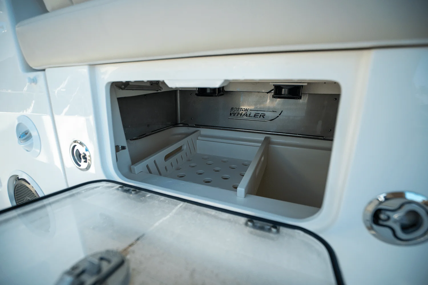 2025 Boston Whaler 405 Conquest Image Thumbnail #9