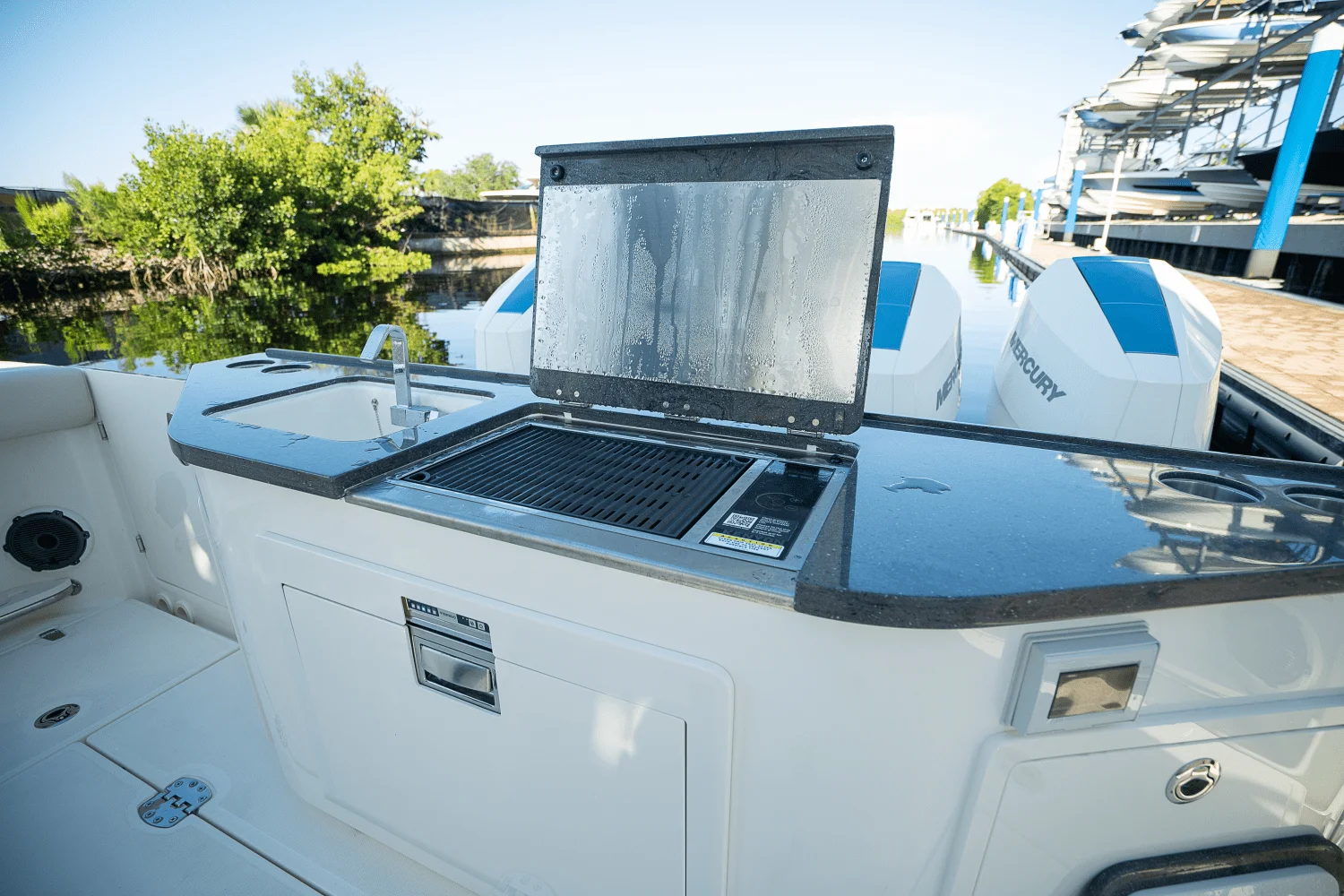 2025 Boston Whaler 405 Conquest Image Thumbnail #6