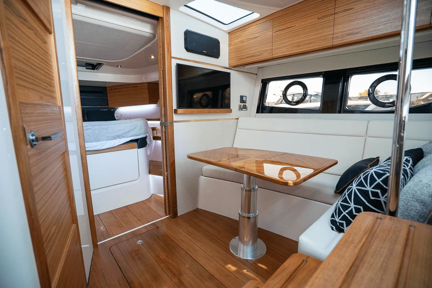 2025 Boston Whaler 405 Conquest Image Thumbnail #21