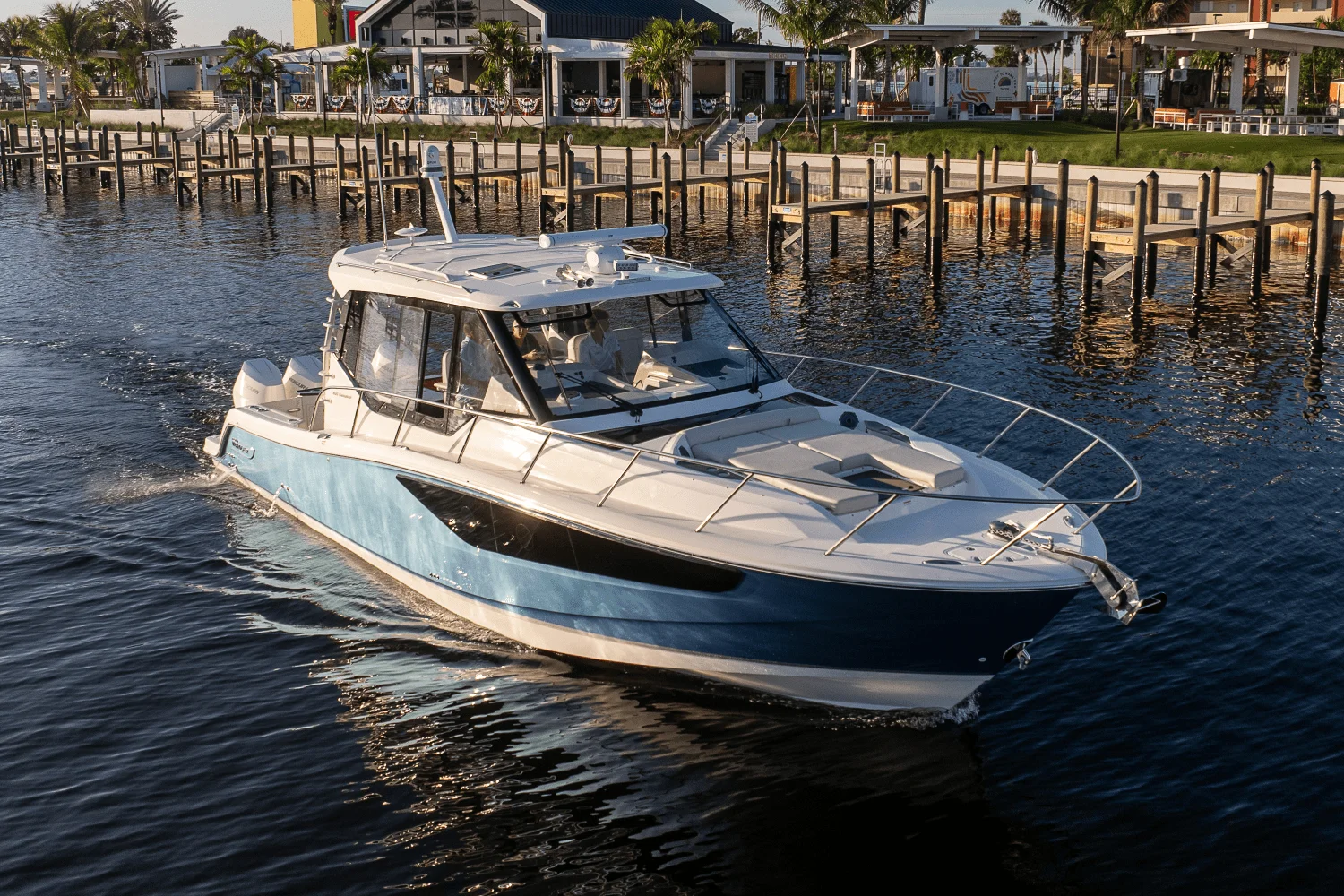 2025 Boston Whaler 405 Conquest Image Thumbnail #38