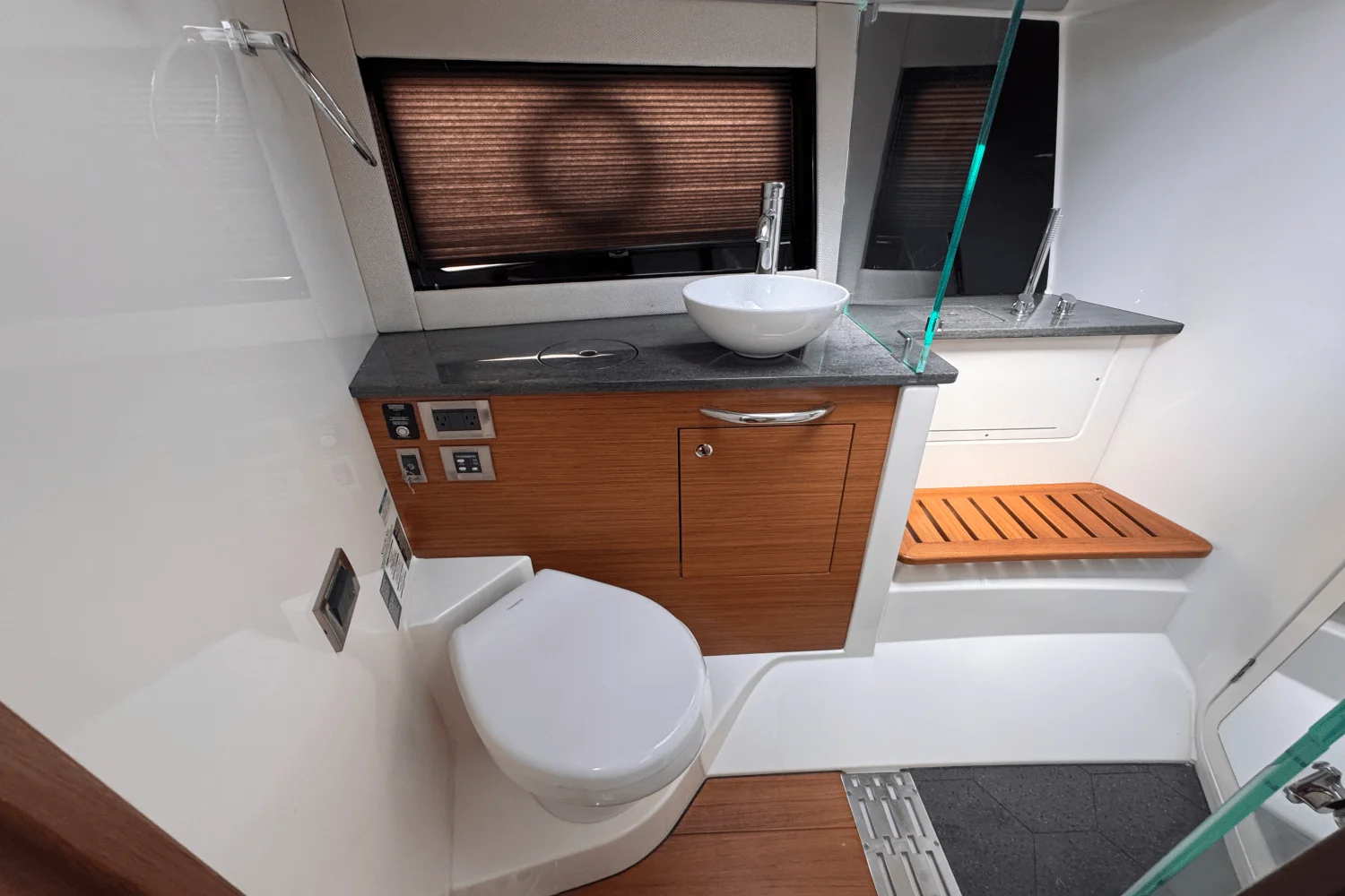 2025 Boston Whaler 405 Conquest Image Thumbnail #37