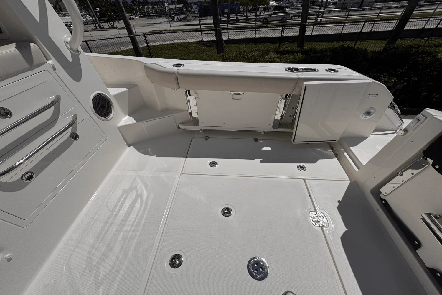 2025 Boston Whaler 405 Conquest Image Thumbnail #9