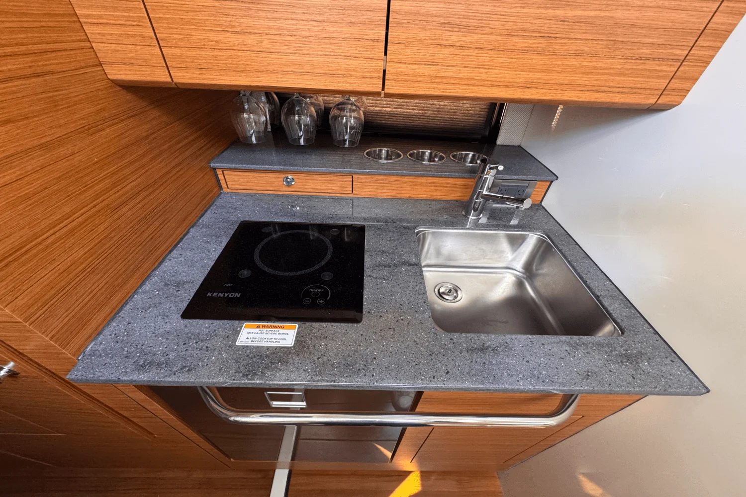 2025 Boston Whaler 405 Conquest Image Thumbnail #34