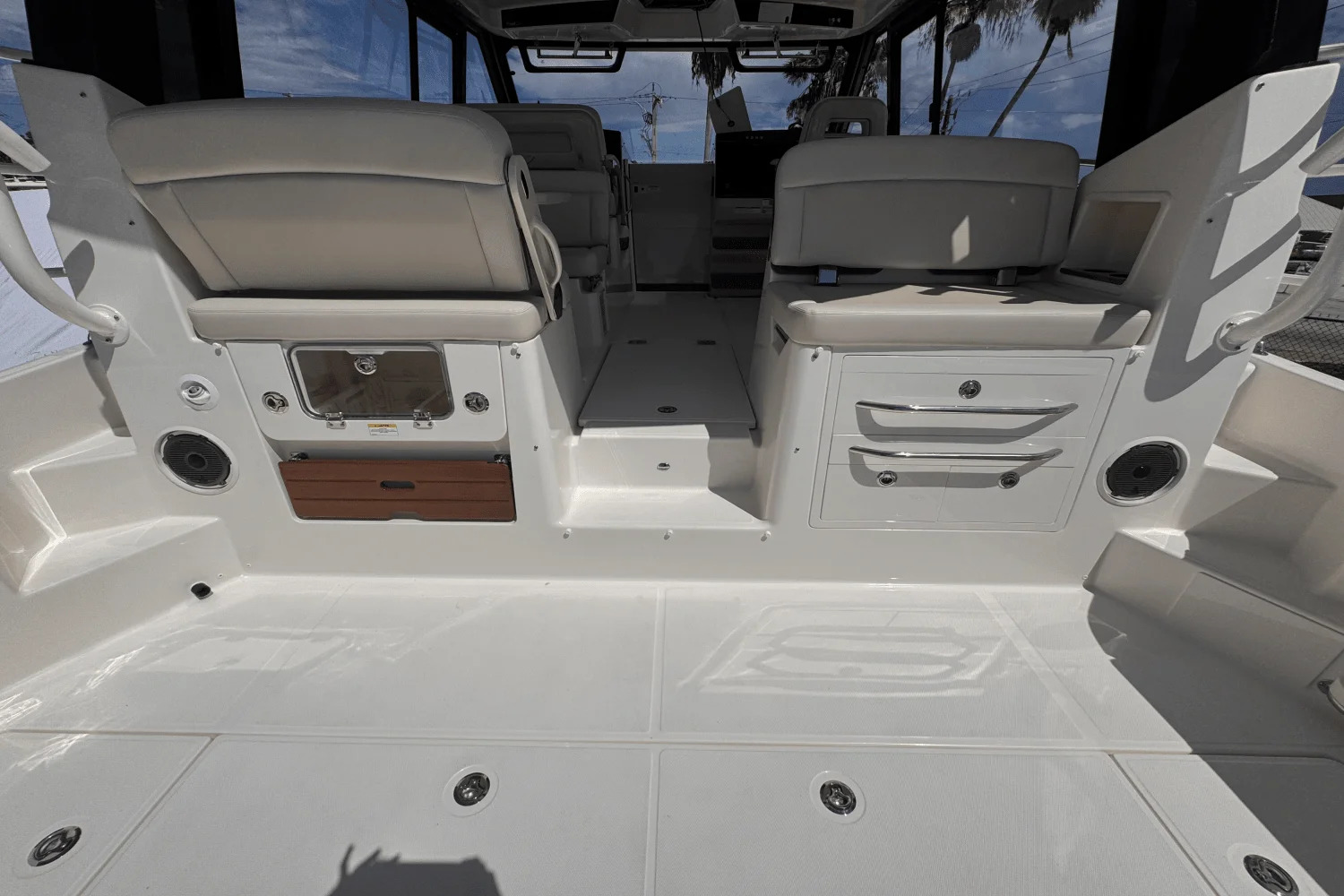 2025 Boston Whaler 405 Conquest Image Thumbnail #13
