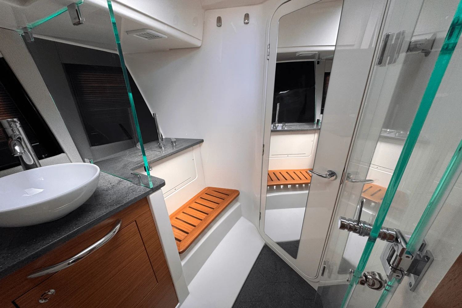 2025 Boston Whaler 405 Conquest Image Thumbnail #38