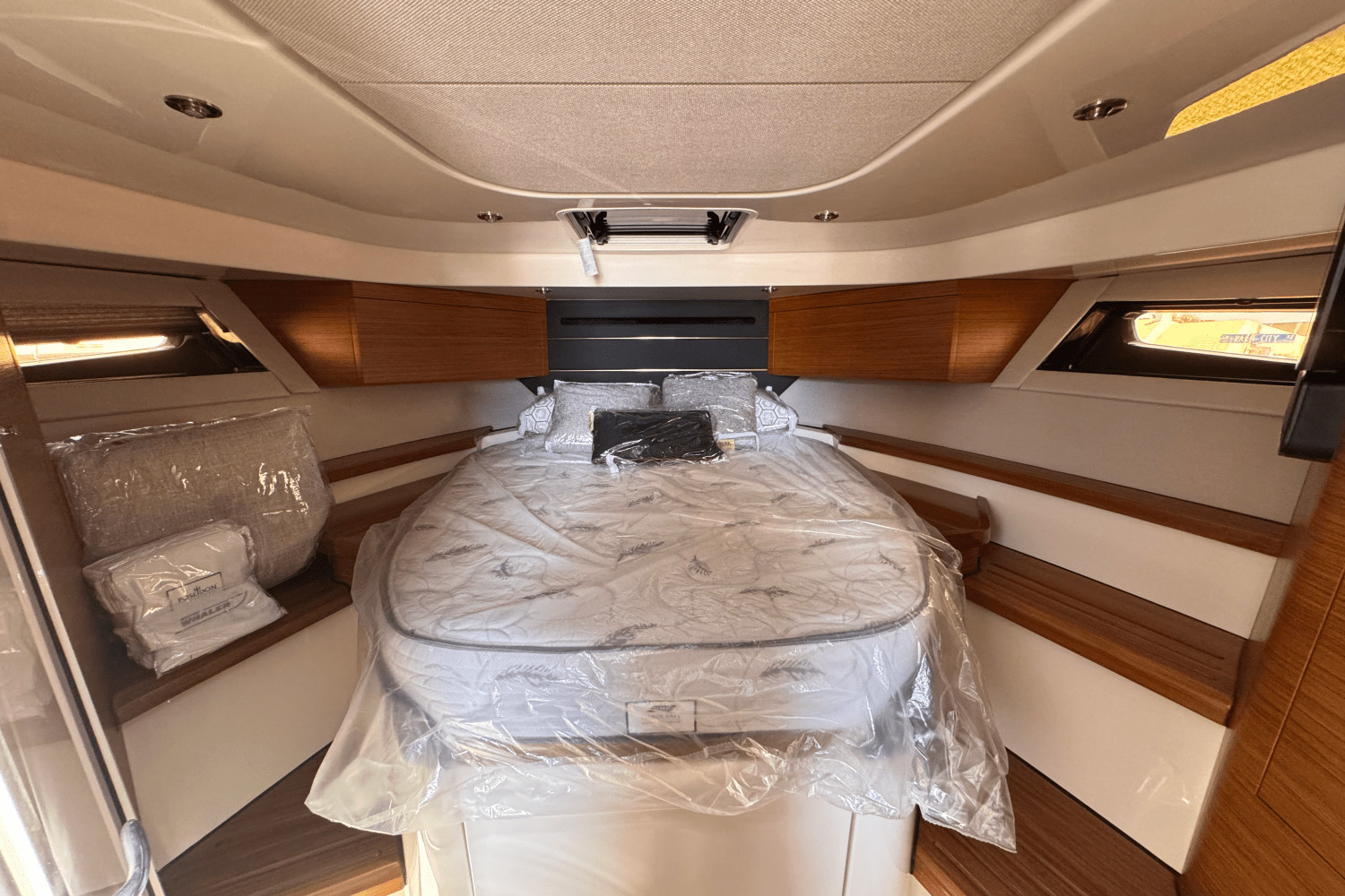 2025 Boston Whaler 405 Conquest Image Thumbnail #39